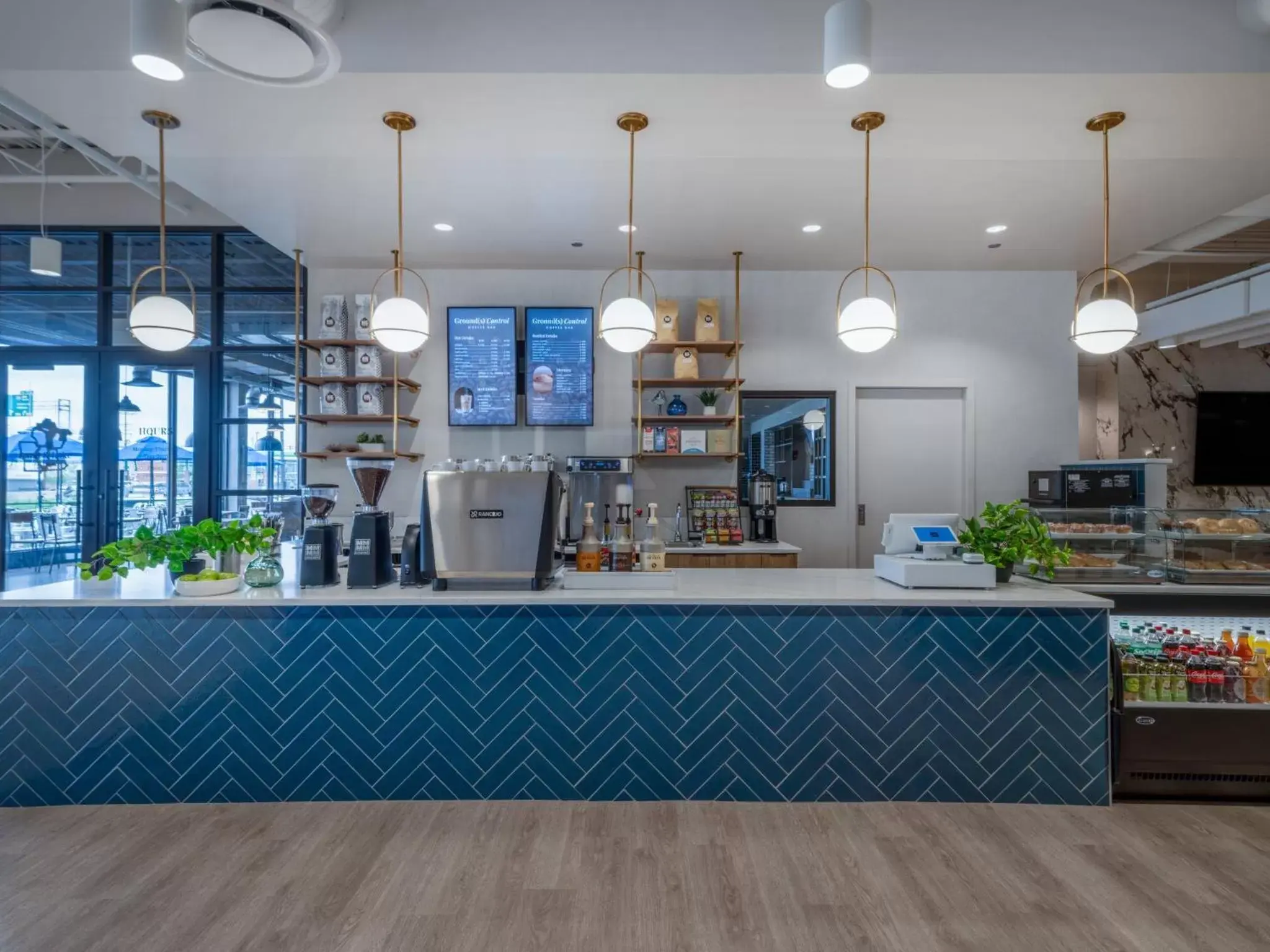 Coffee/tea facilities in Holiday Inn Chicago O'Hare - Rosemont, an IHG Hotel