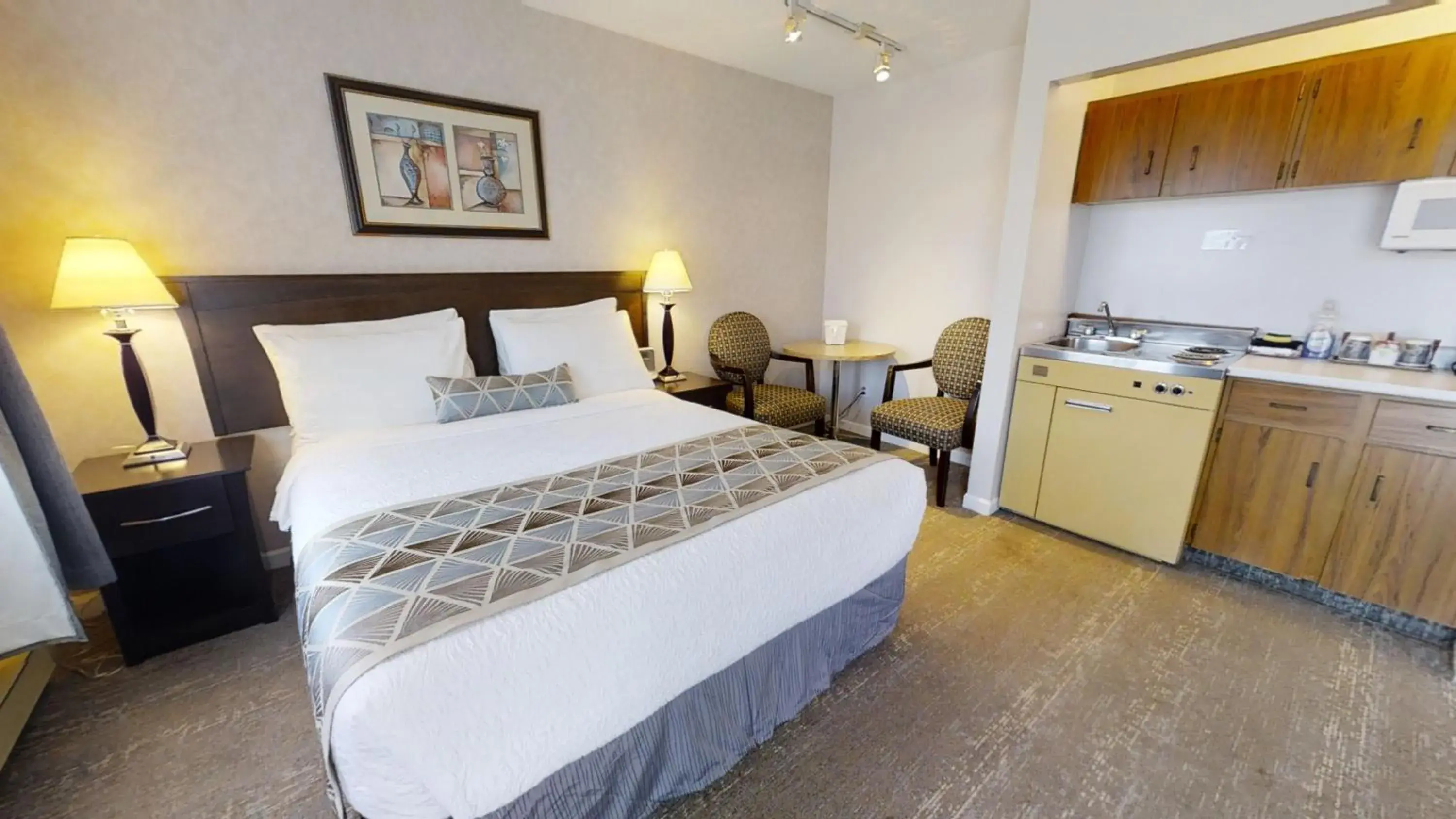 Bedroom, Bed in Dilworth Inn