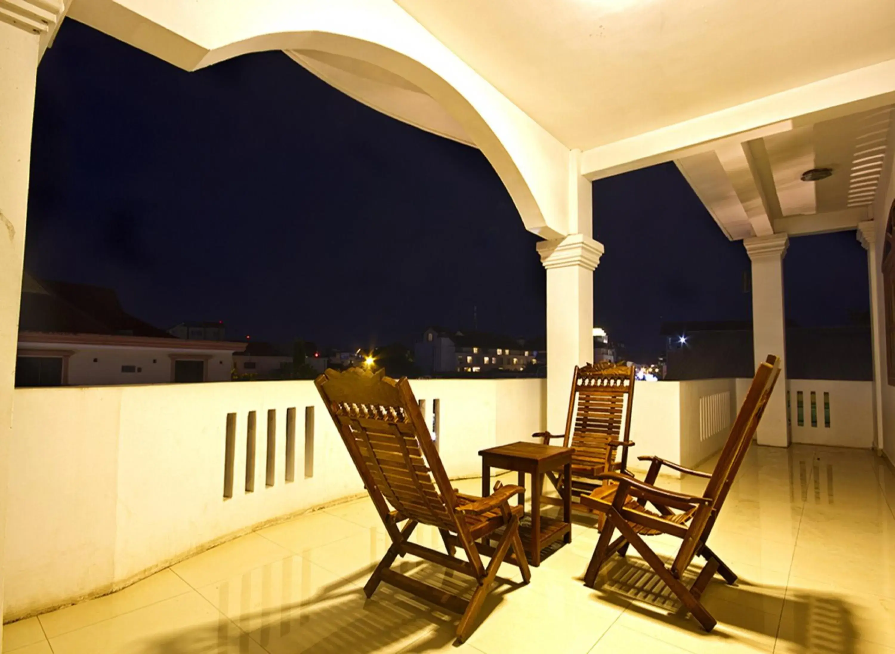 Night, Balcony/Terrace in King Boutique Hotel