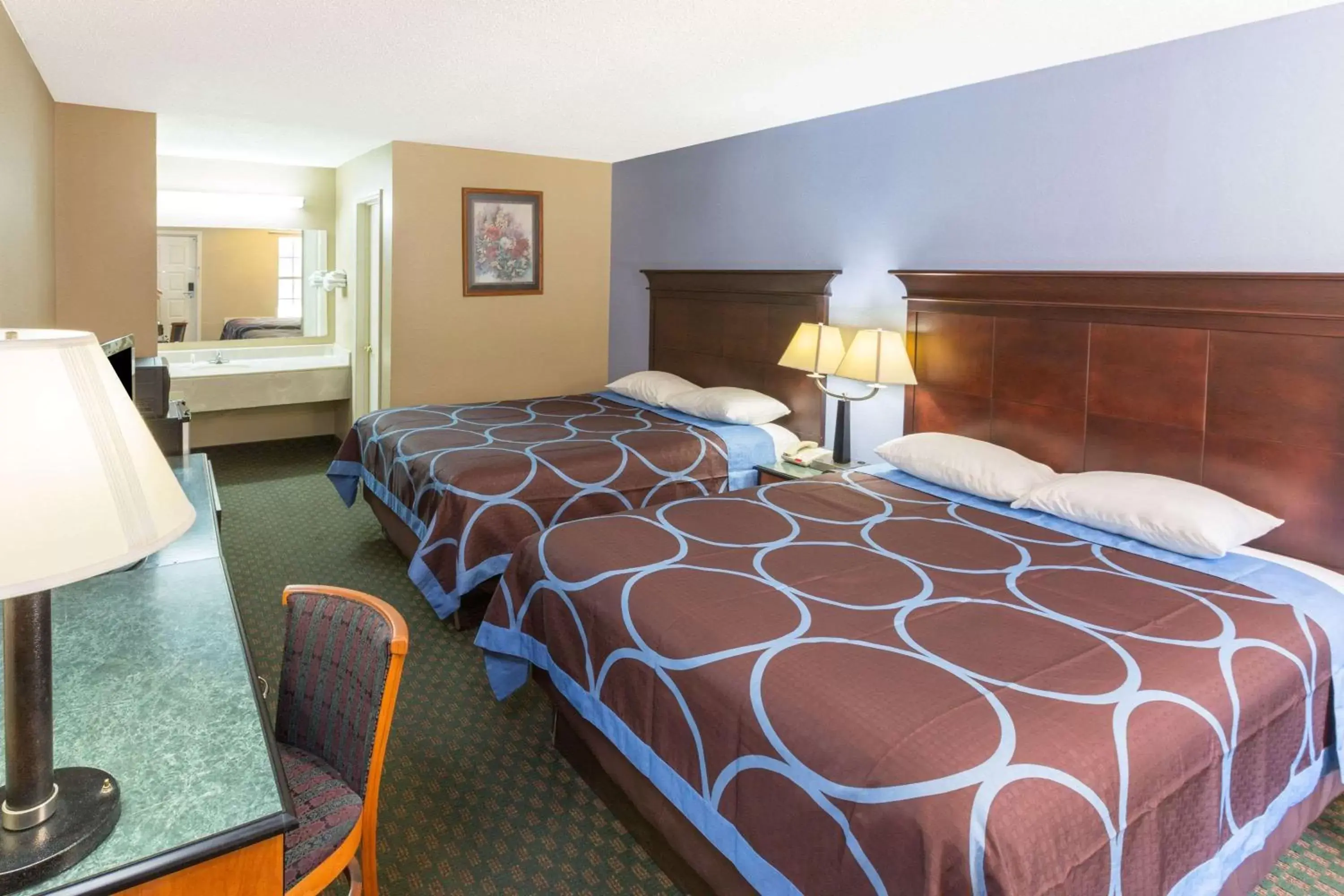 Photo of the whole room, Bed in Super 8 by Wyndham Bossier City/Shreveport Area