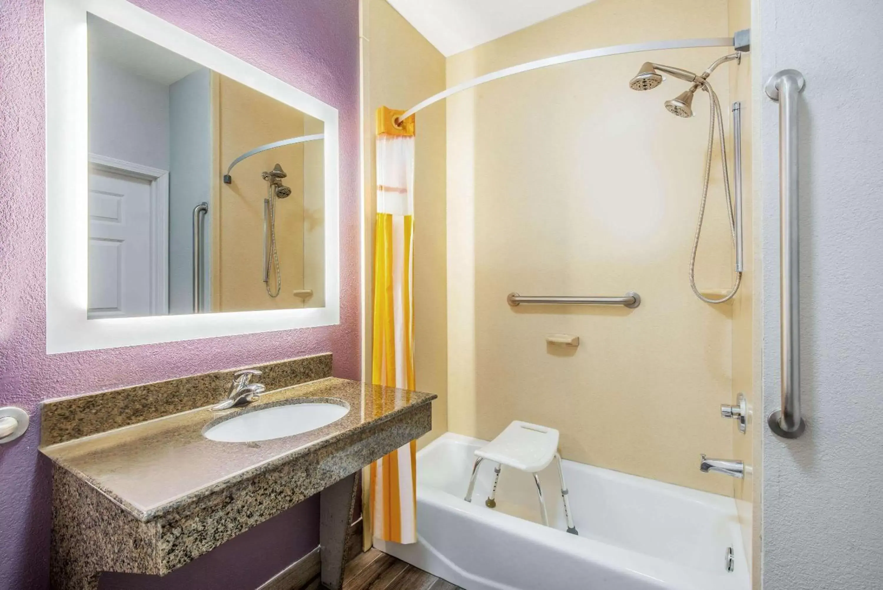 Bathroom in La Quinta by Wyndham Gainesville