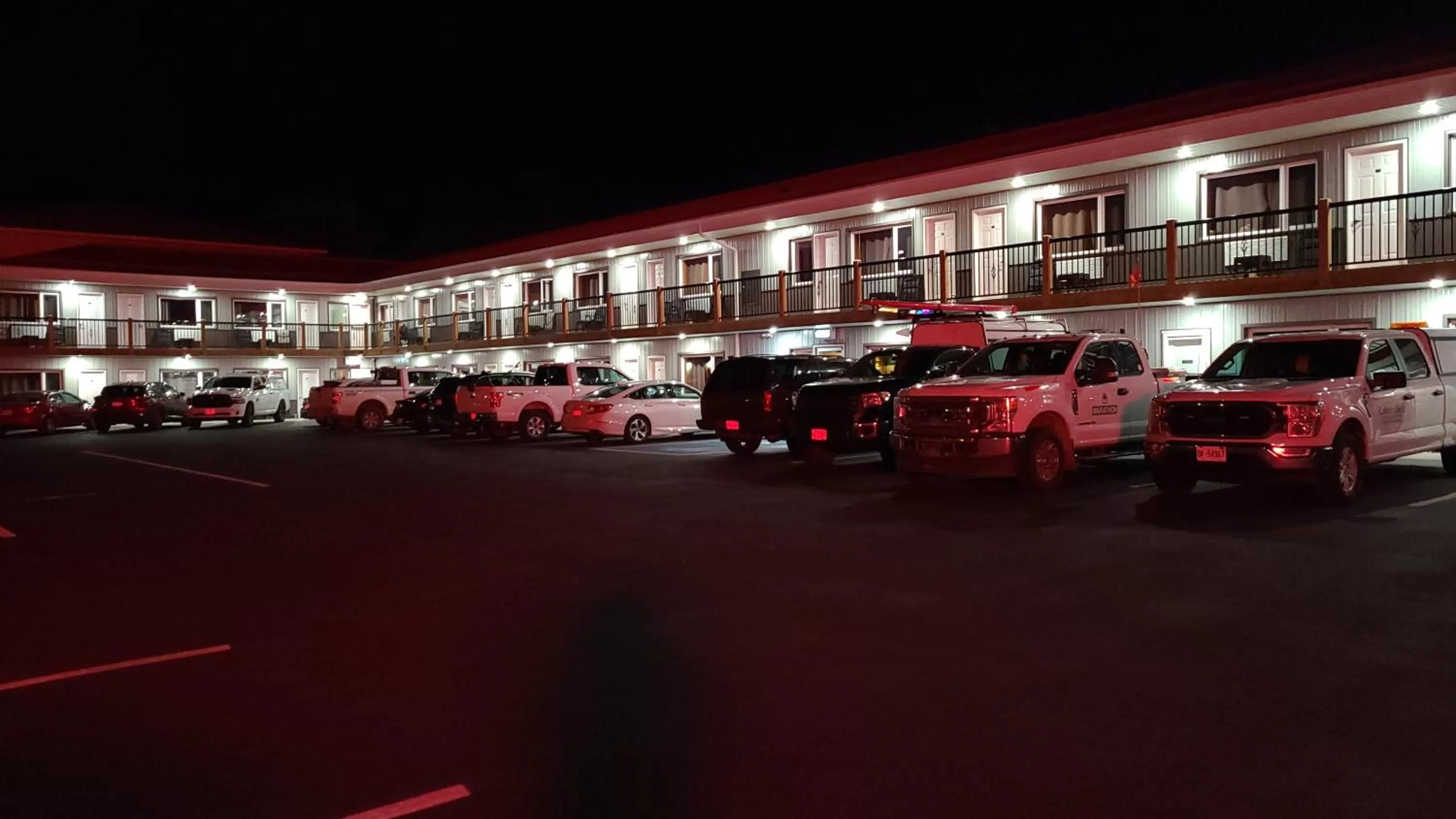 Property building in Outdoorsman Motel