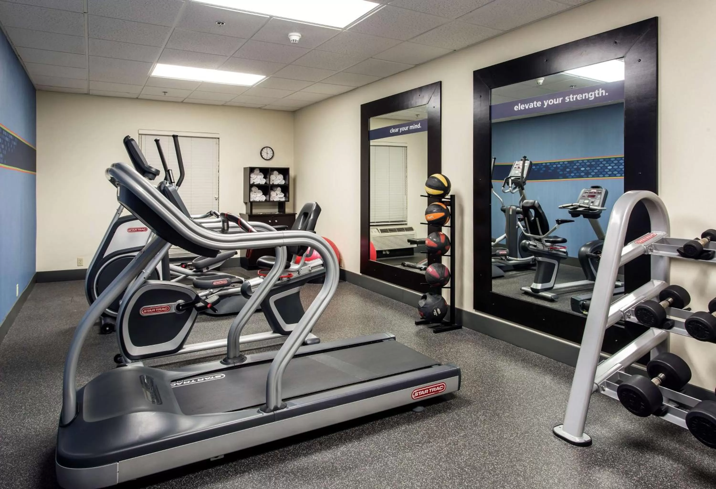 Fitness centre/facilities in Hampton Inn Troy