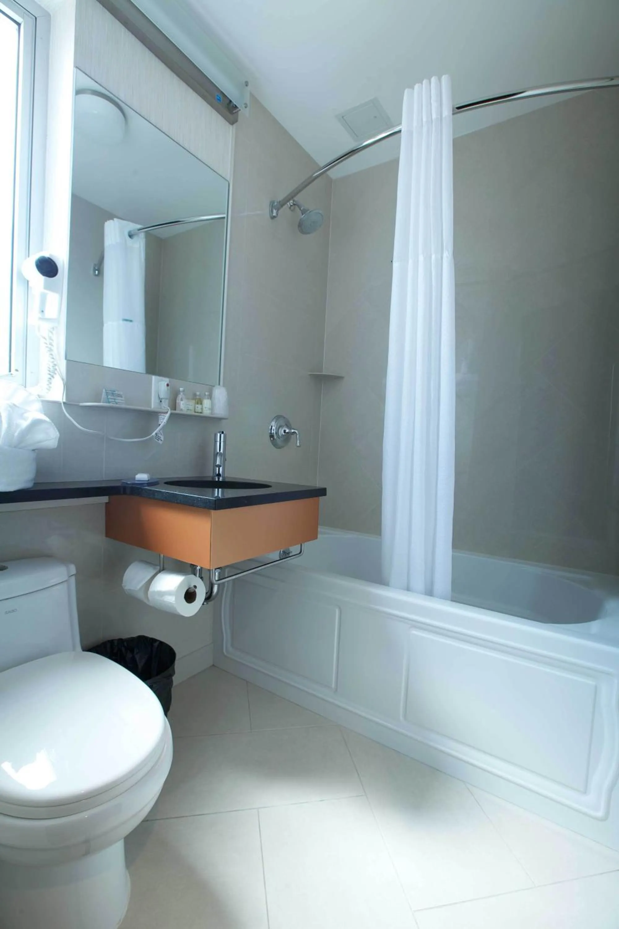 Shower in Nesva Hotel - New York City Vista