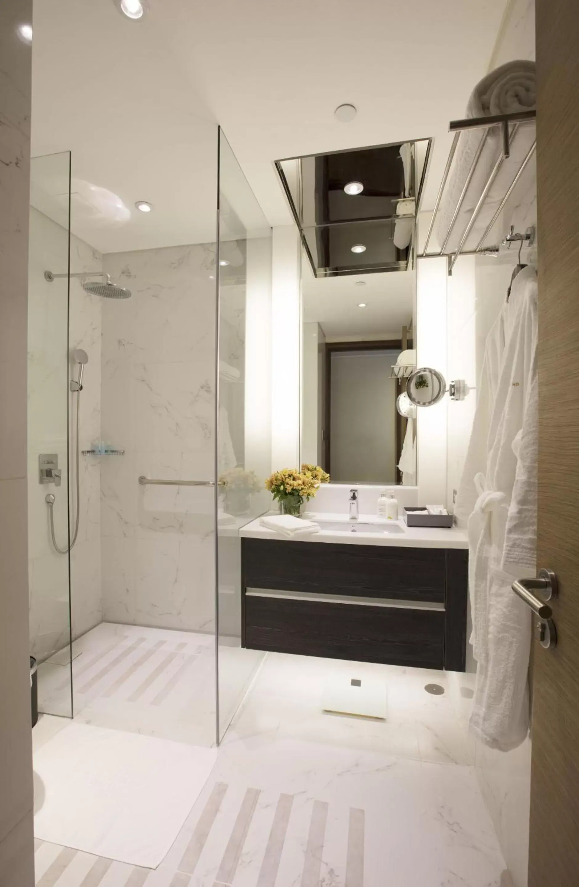Bathroom in Makati Diamond Residences