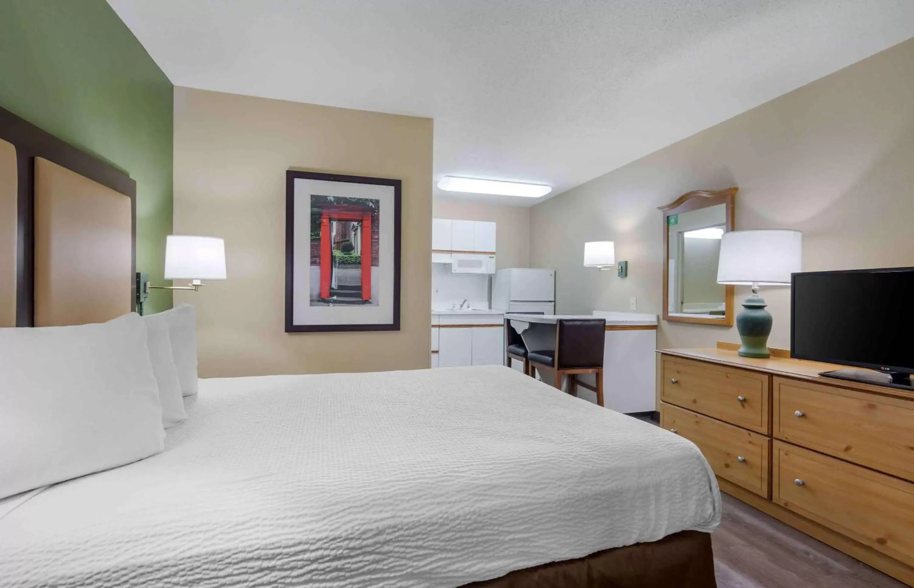 Bedroom, Bed in Extended Stay America Suites - Washington, DC - Fairfax - Fair Oaks