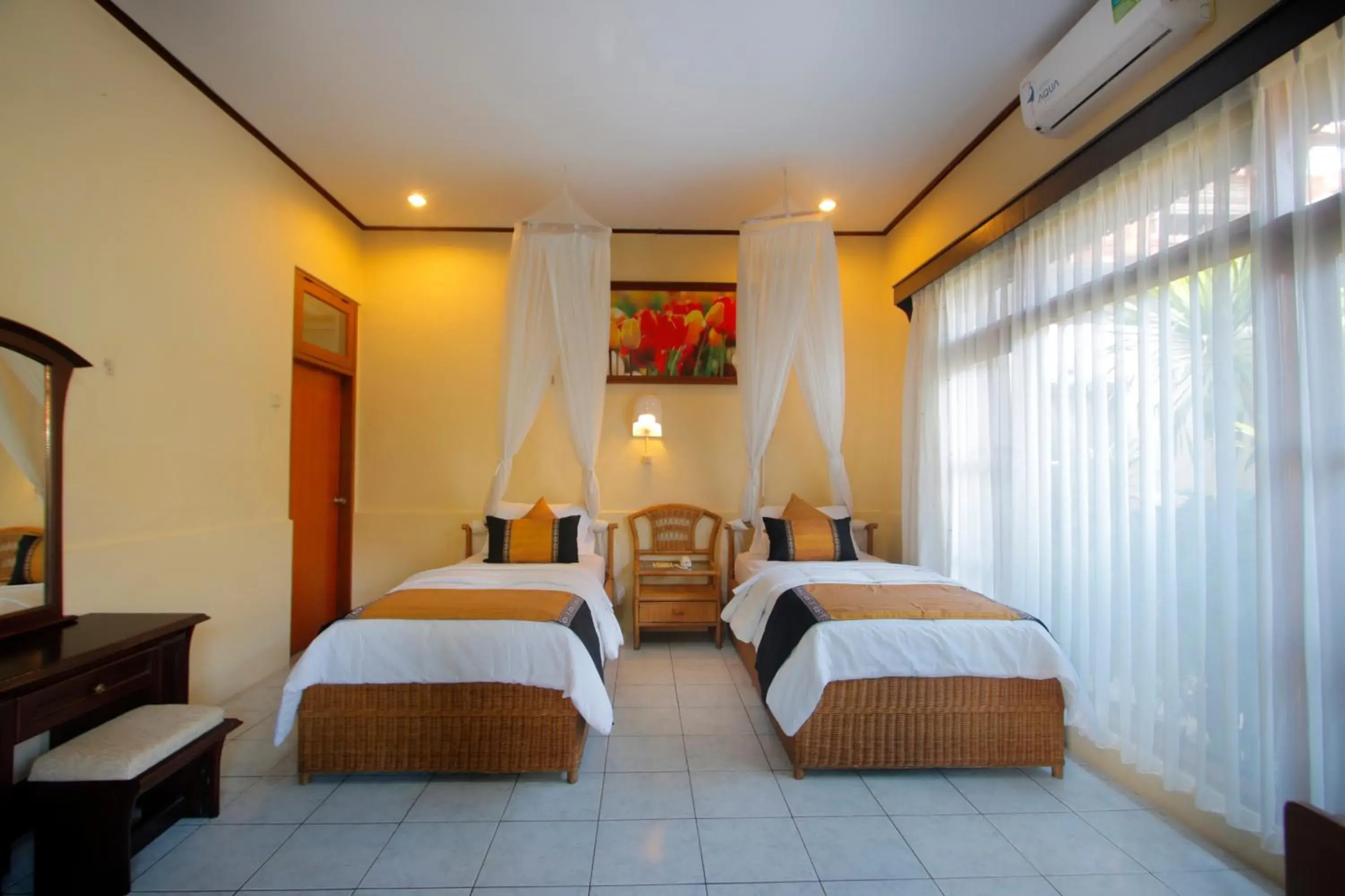 Bedroom, Bed in Hotel Jati Sanur