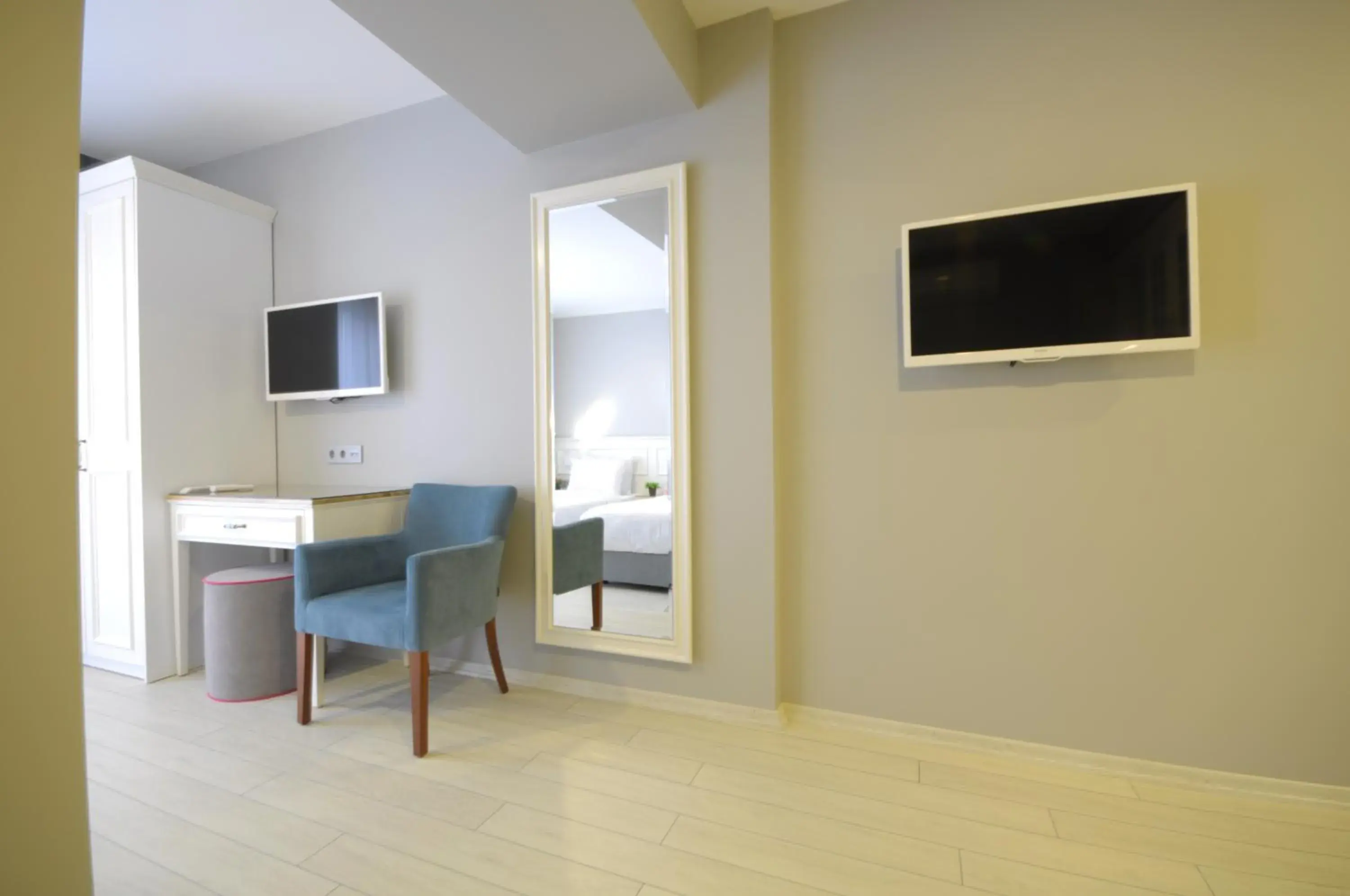 TV and multimedia, TV/Entertainment Center in Ada Home Istanbul
