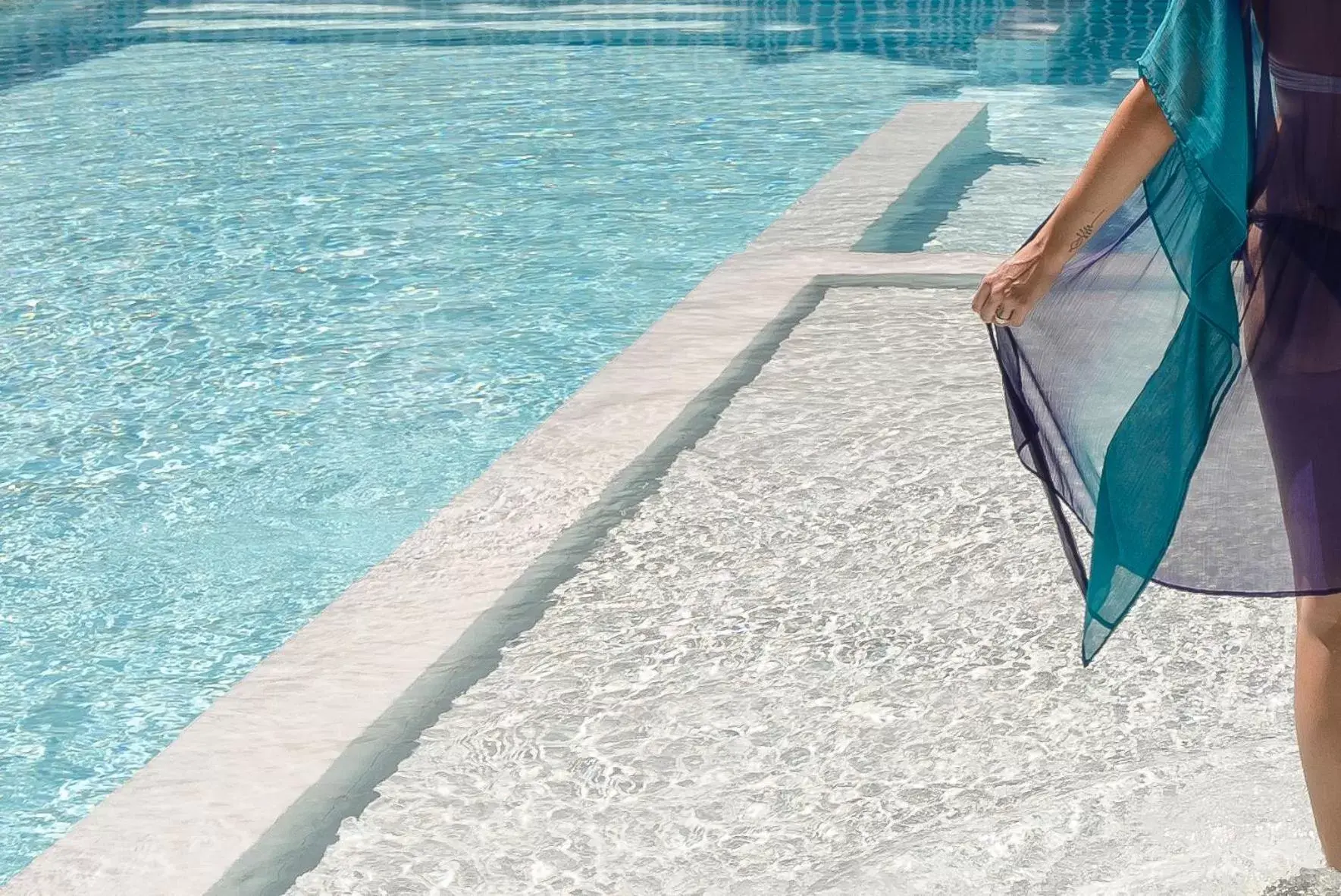 People, Swimming Pool in Hôtel du Parc