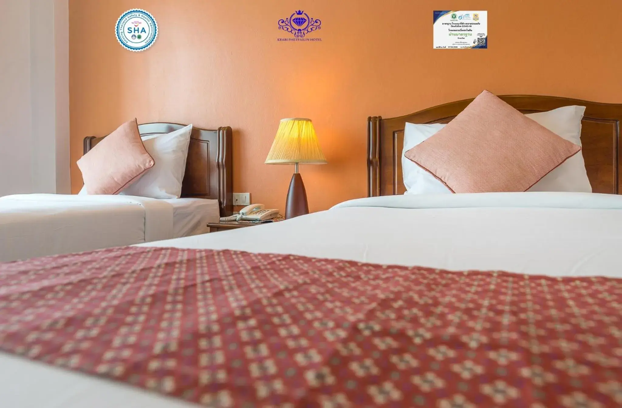 Bed in Krabi Phetpailin Hotel
