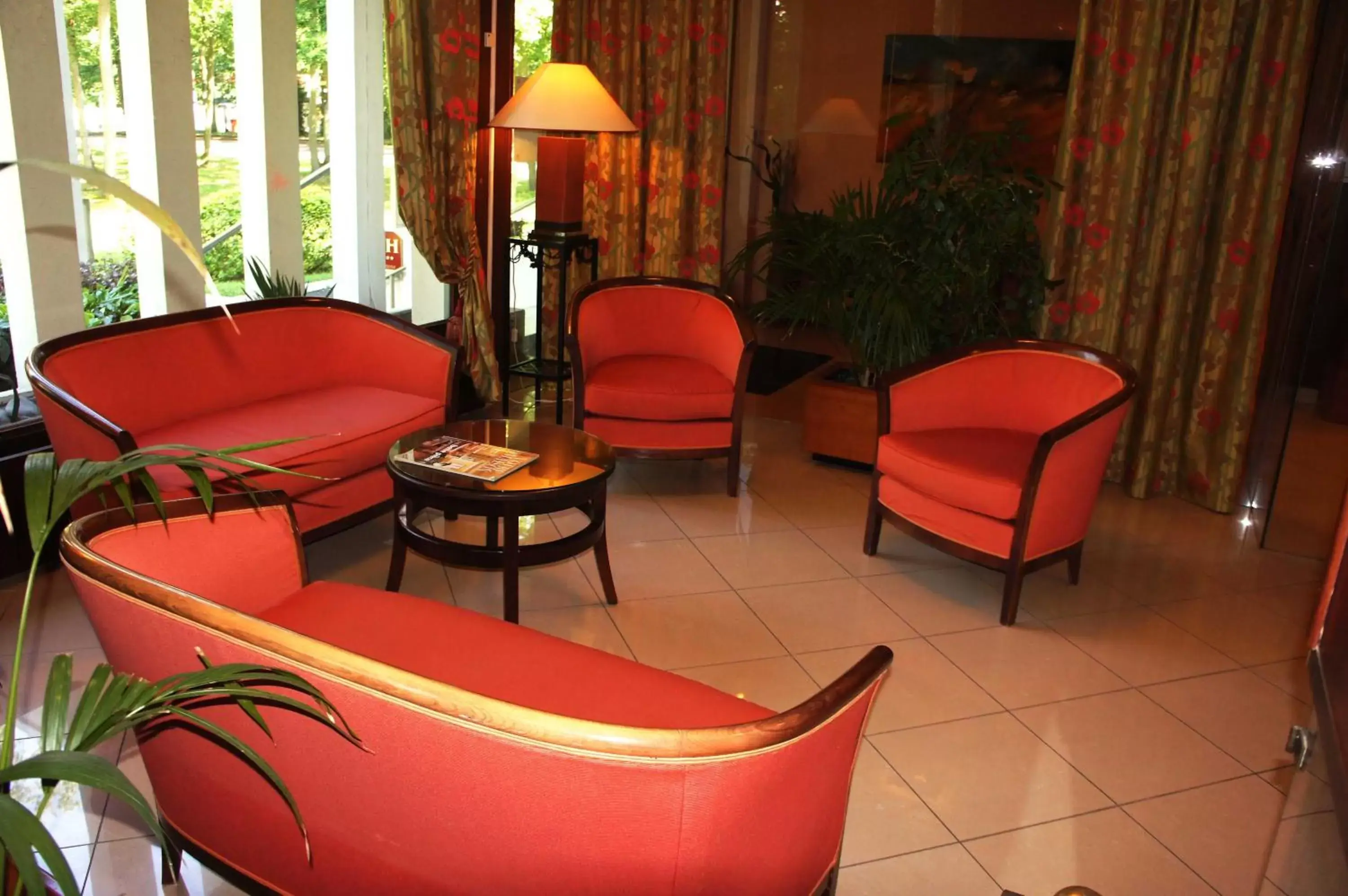 Lobby or reception, Seating Area in Le Grand Monarque