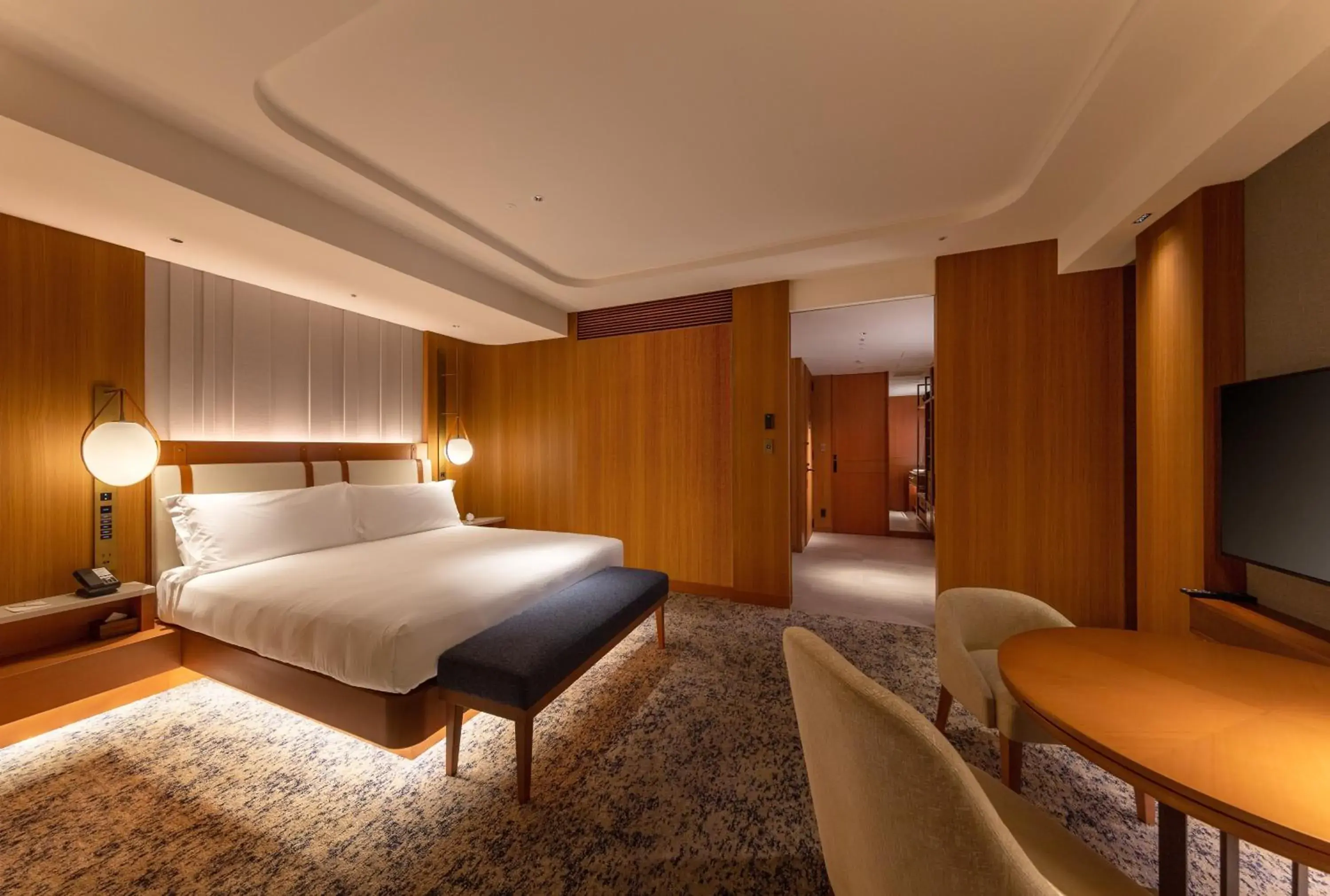 Photo of the whole room, Bed in InterContinental Yokohama Pier 8, an IHG Hotel