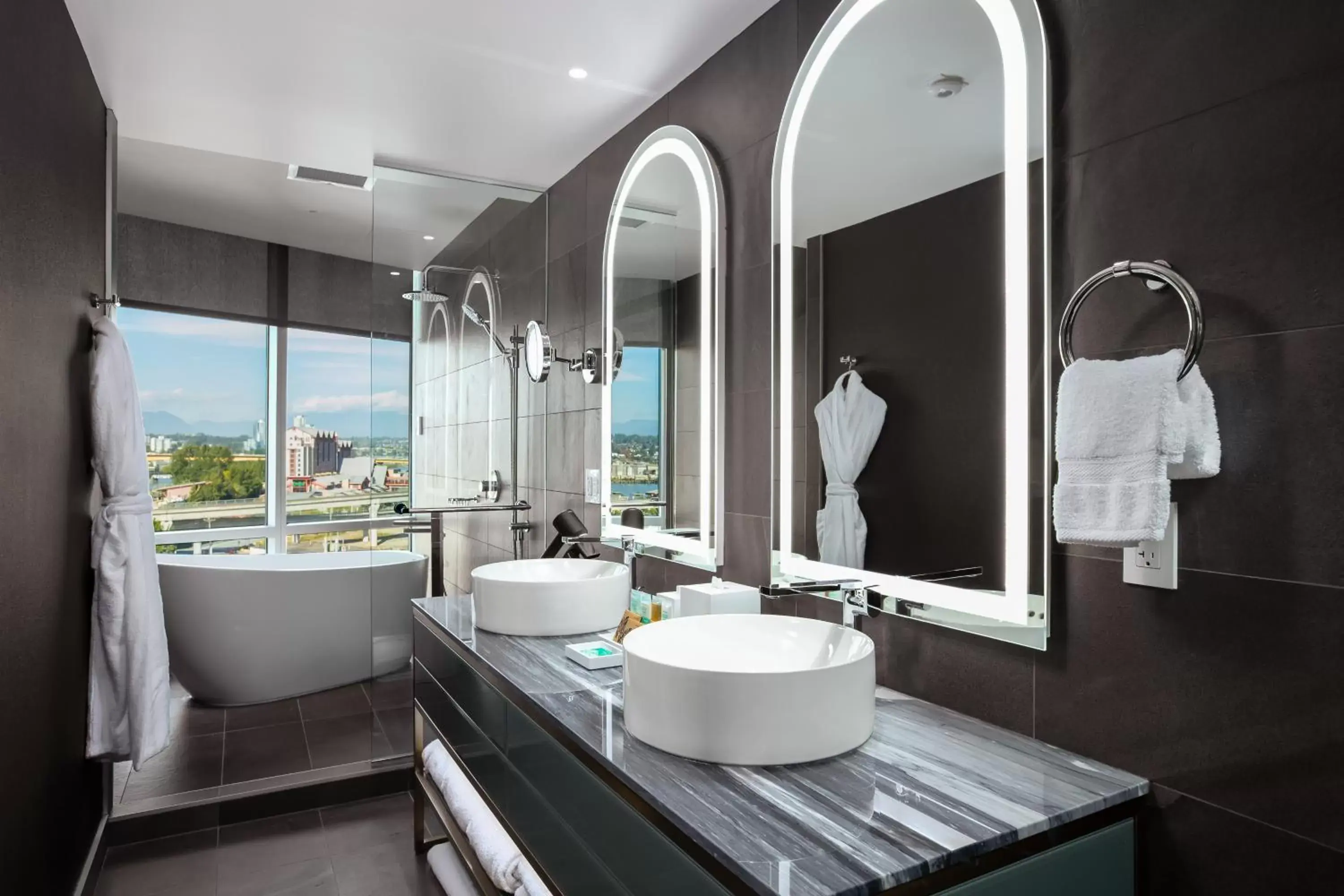 Shower, Bathroom in Versante Hotel