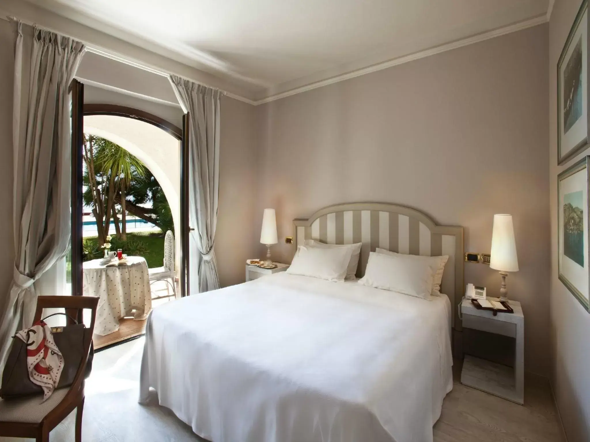 Bed in Grand Hotel Baia Verde