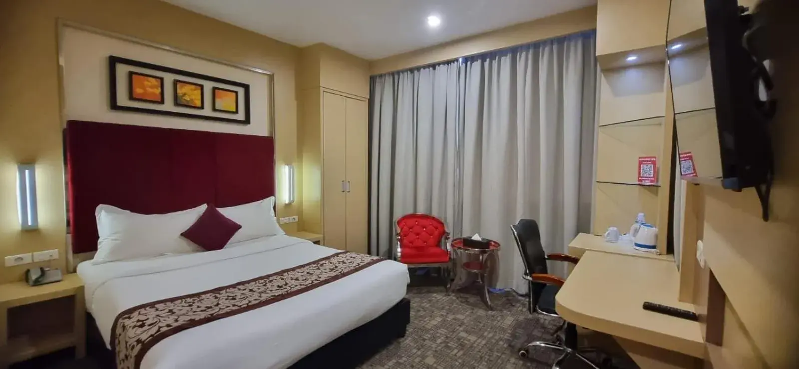 Bed in Batam City Hotel