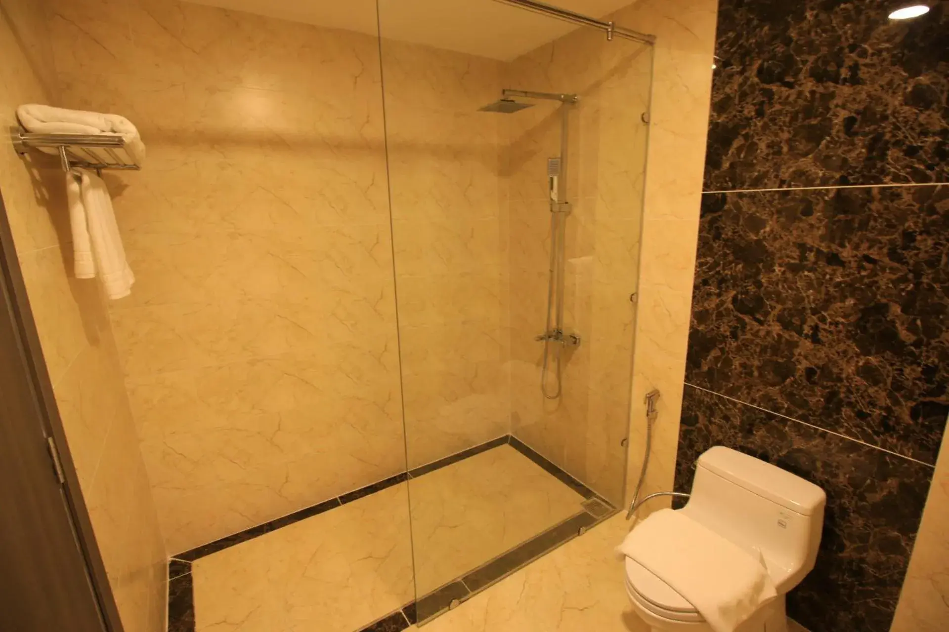 Bathroom in Muong Thanh Luxury Can Tho Hotel