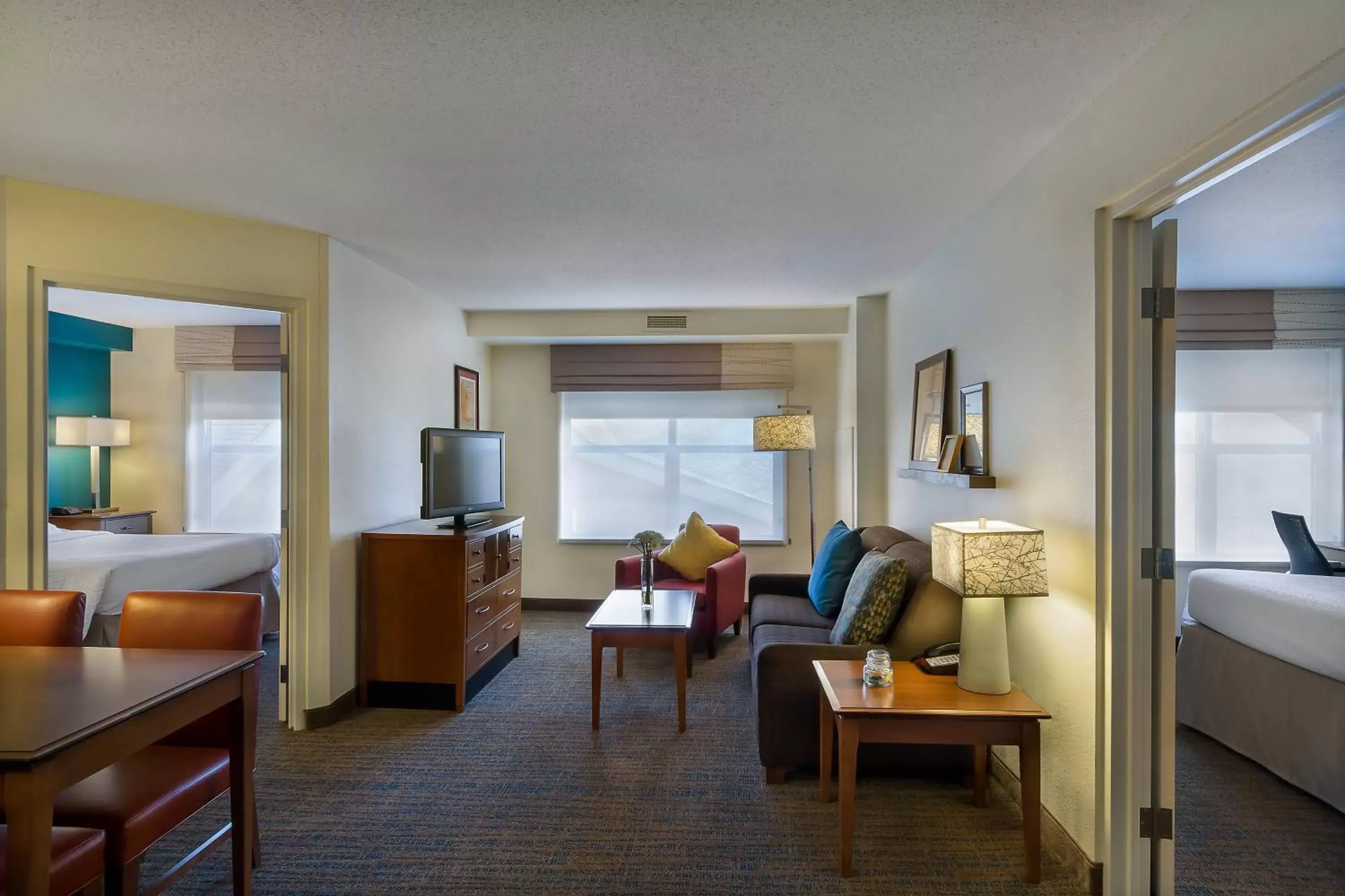 Living room, Seating Area in Residence Inn by Marriott Madison West/Middleton