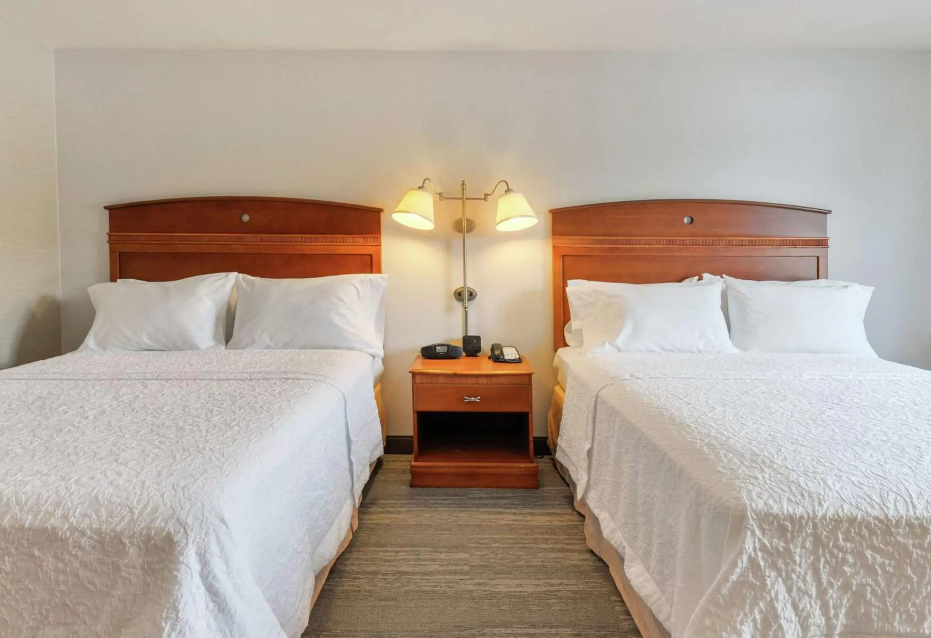 Bed in Hampton Inn & Suites Mystic Bed in Hampton Inn & Suites Mystic