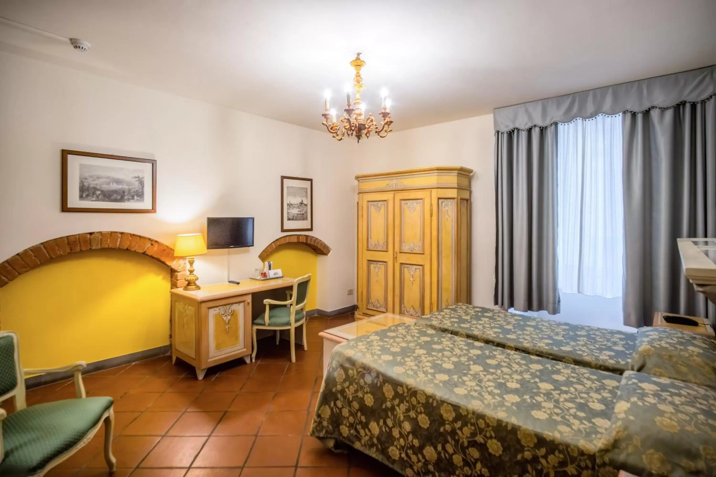 hair dresser, Bed in Hotel Martelli