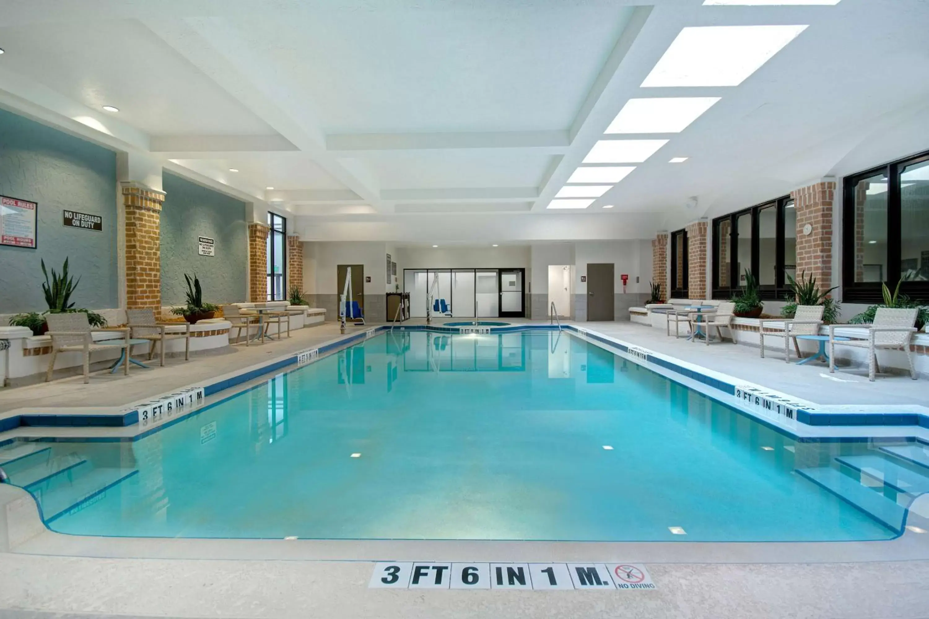 Pool view, Swimming Pool in Embassy Suites by Hilton Jacksonville Baymeadows