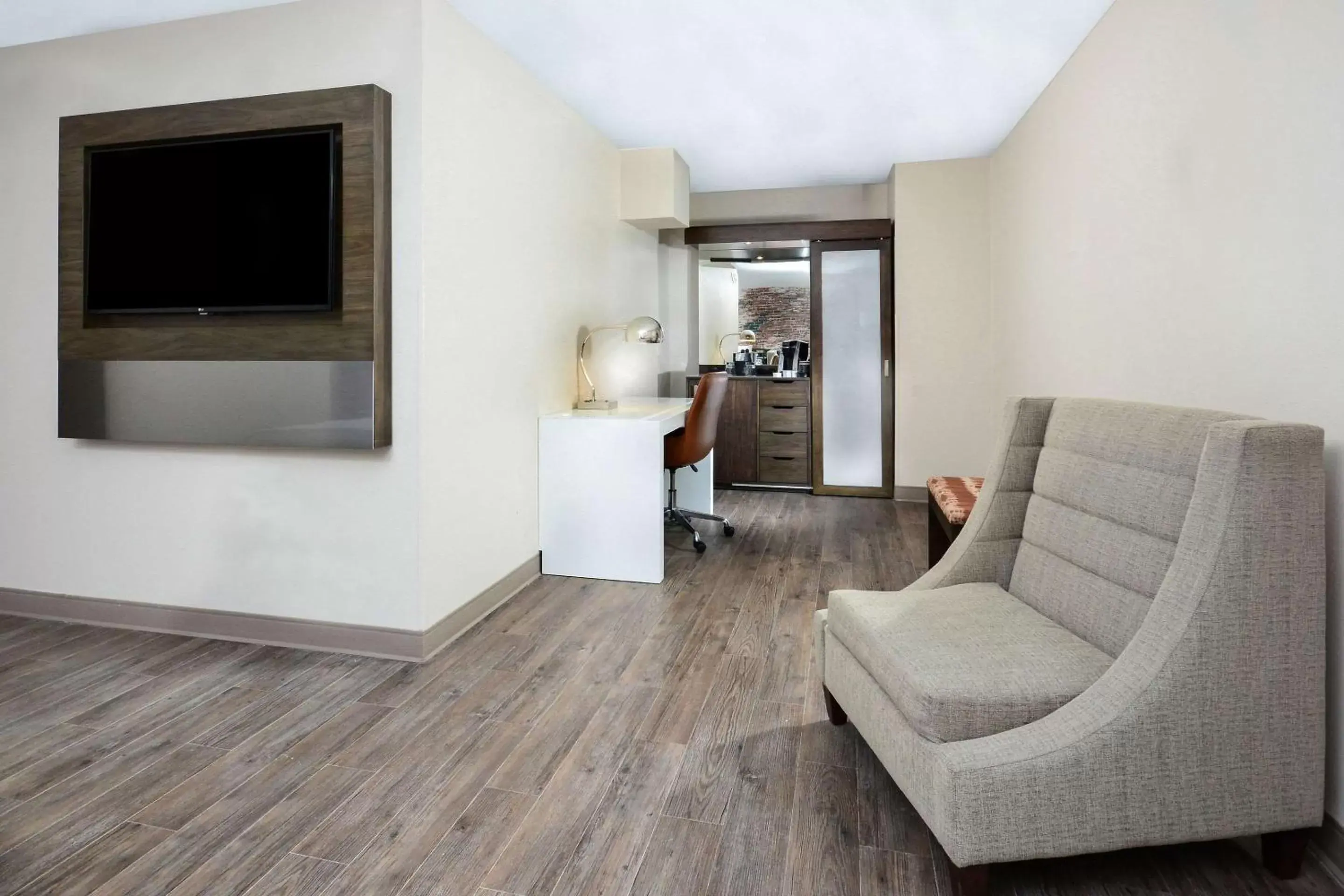 Photo of the whole room, Seating Area in The Lodge at Duke Medical Center