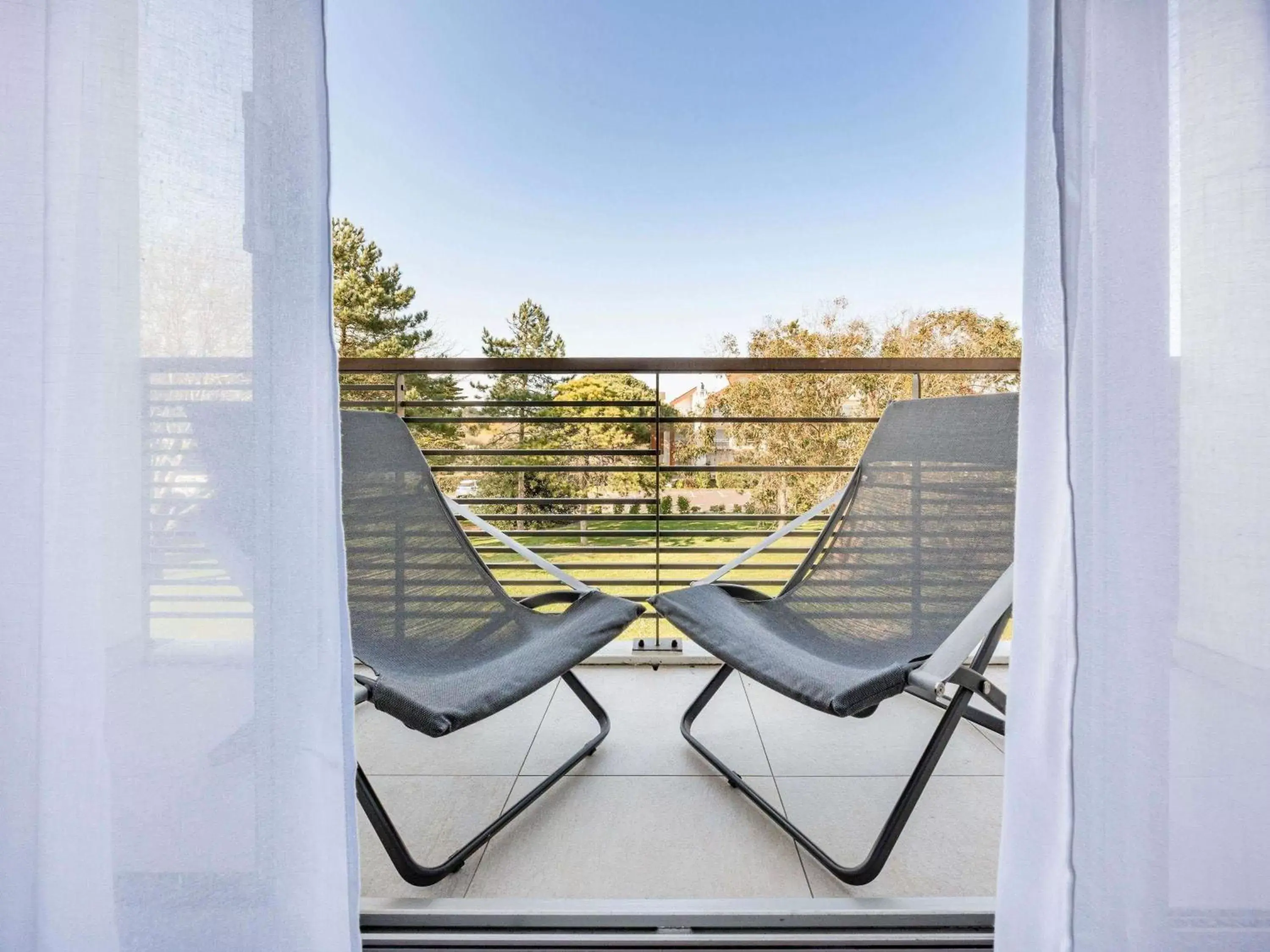 Bedroom, Balcony/Terrace in Sofitel Quiberon Thalassa sea & spa