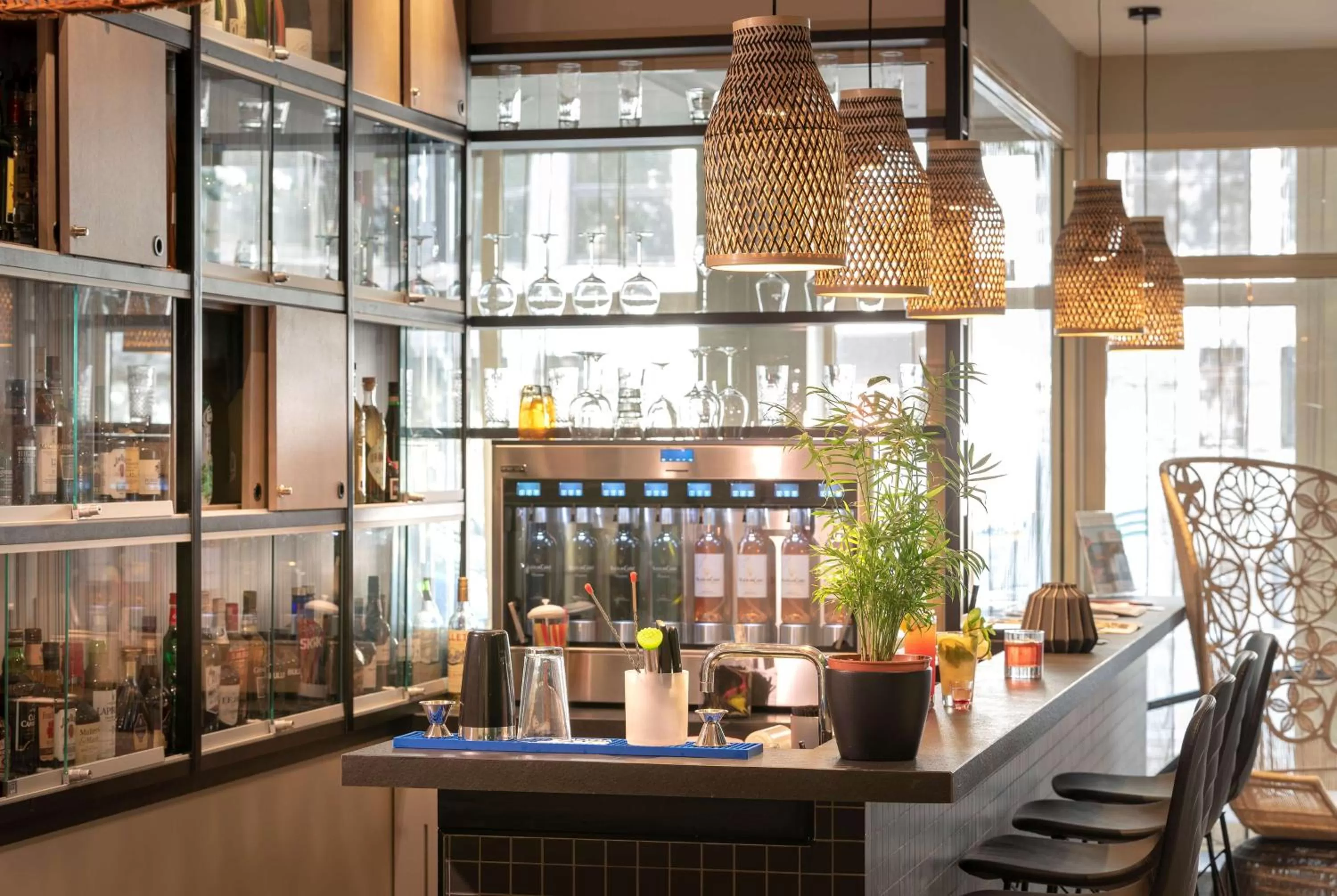 Patio in Best Western Plus Hôtel La Joliette