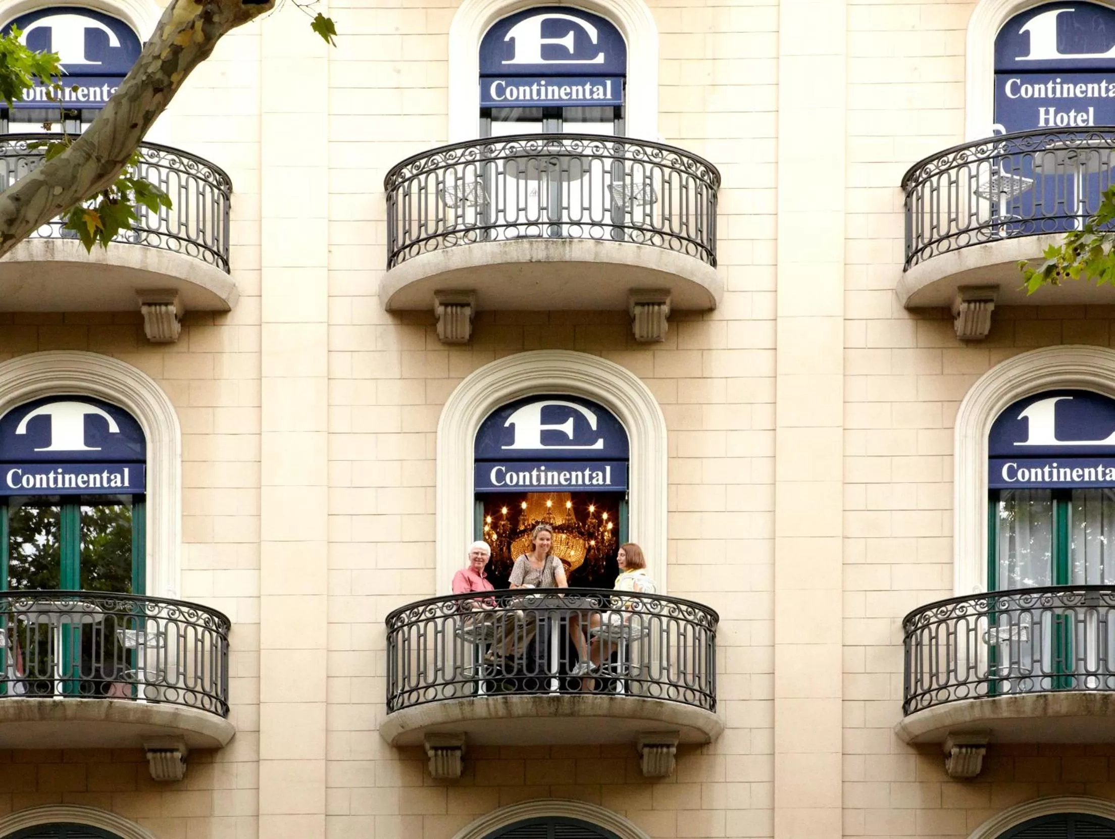 Facade/entrance in Hotel Continental Barcelona