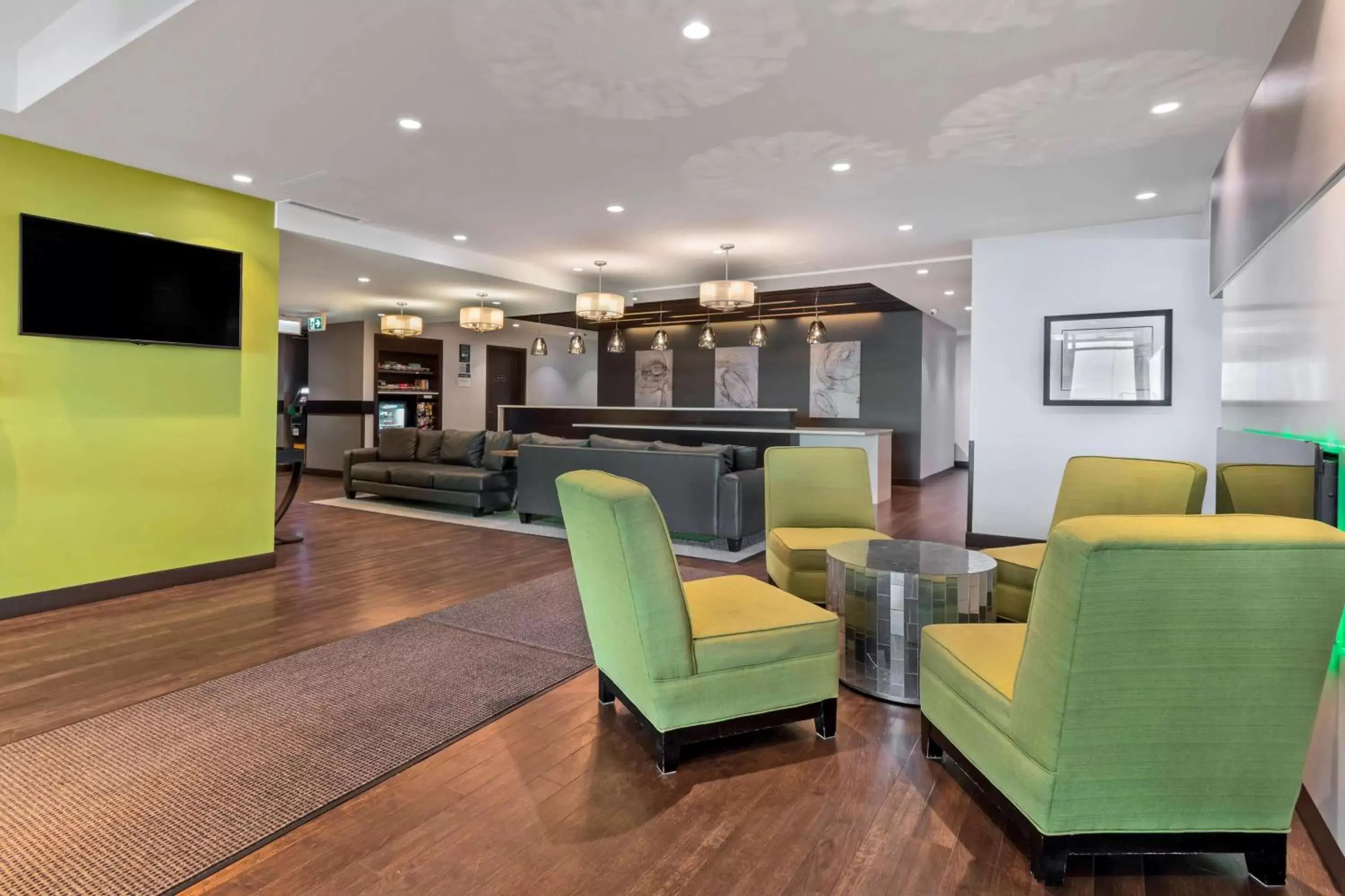 Lobby or reception, Lounge/Bar in Best Western Plus East Side