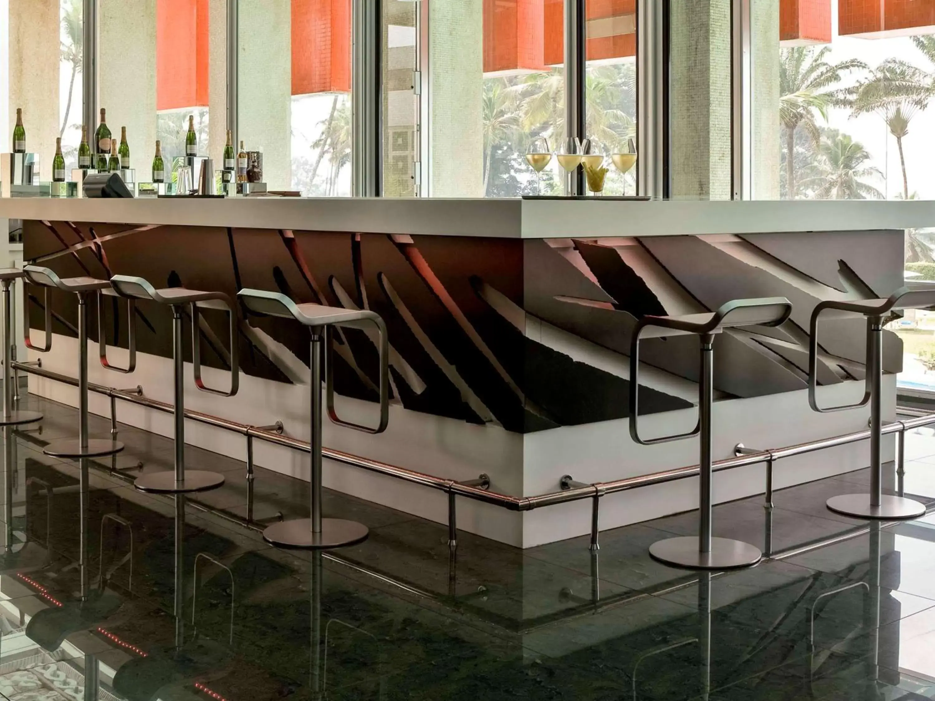 Lounge or bar in Sofitel Abidjan Hotel Ivoire