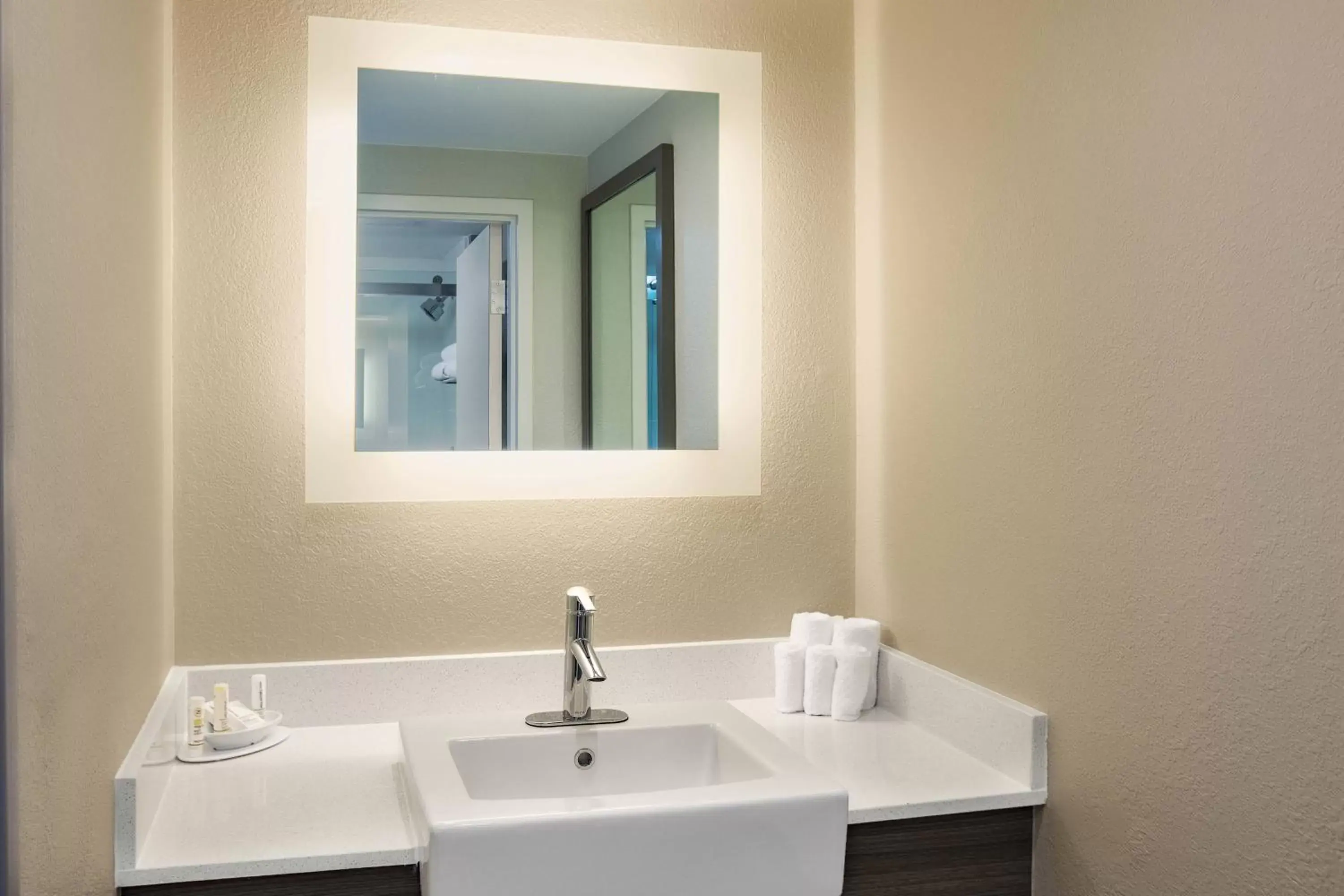 Bathroom in SpringHill Suites Orlando Altamonte Springs/Maitland