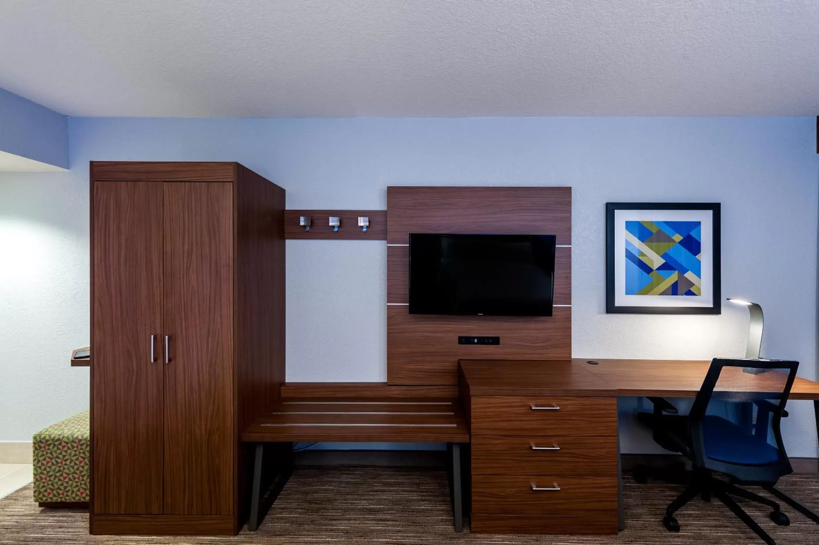 TV/Entertainment Center in Holiday Inn Express Cape Coral-Fort Myers Area, an IHG Hotel
