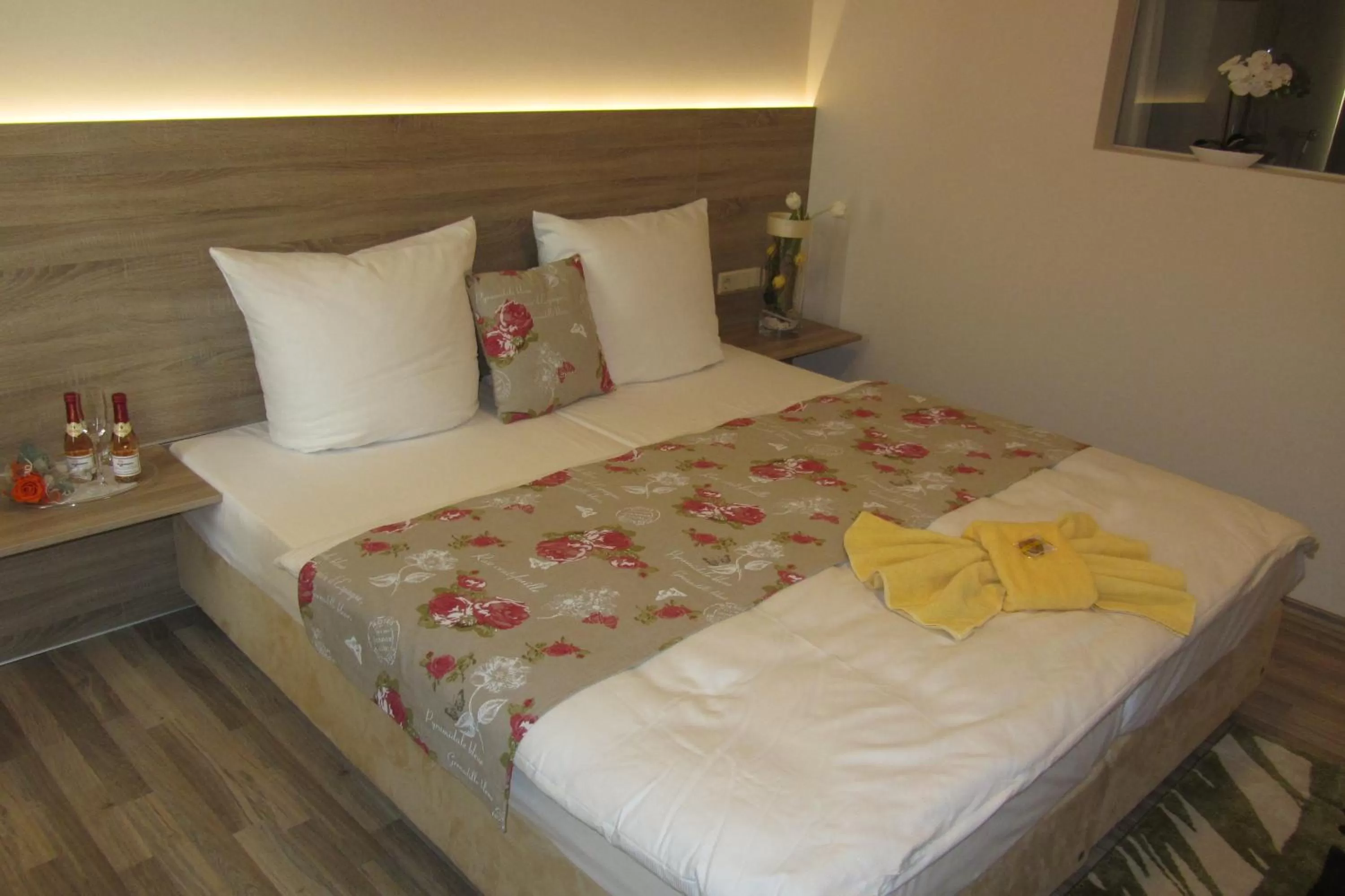 Bedroom, Bed in Willmersdorfer Hof