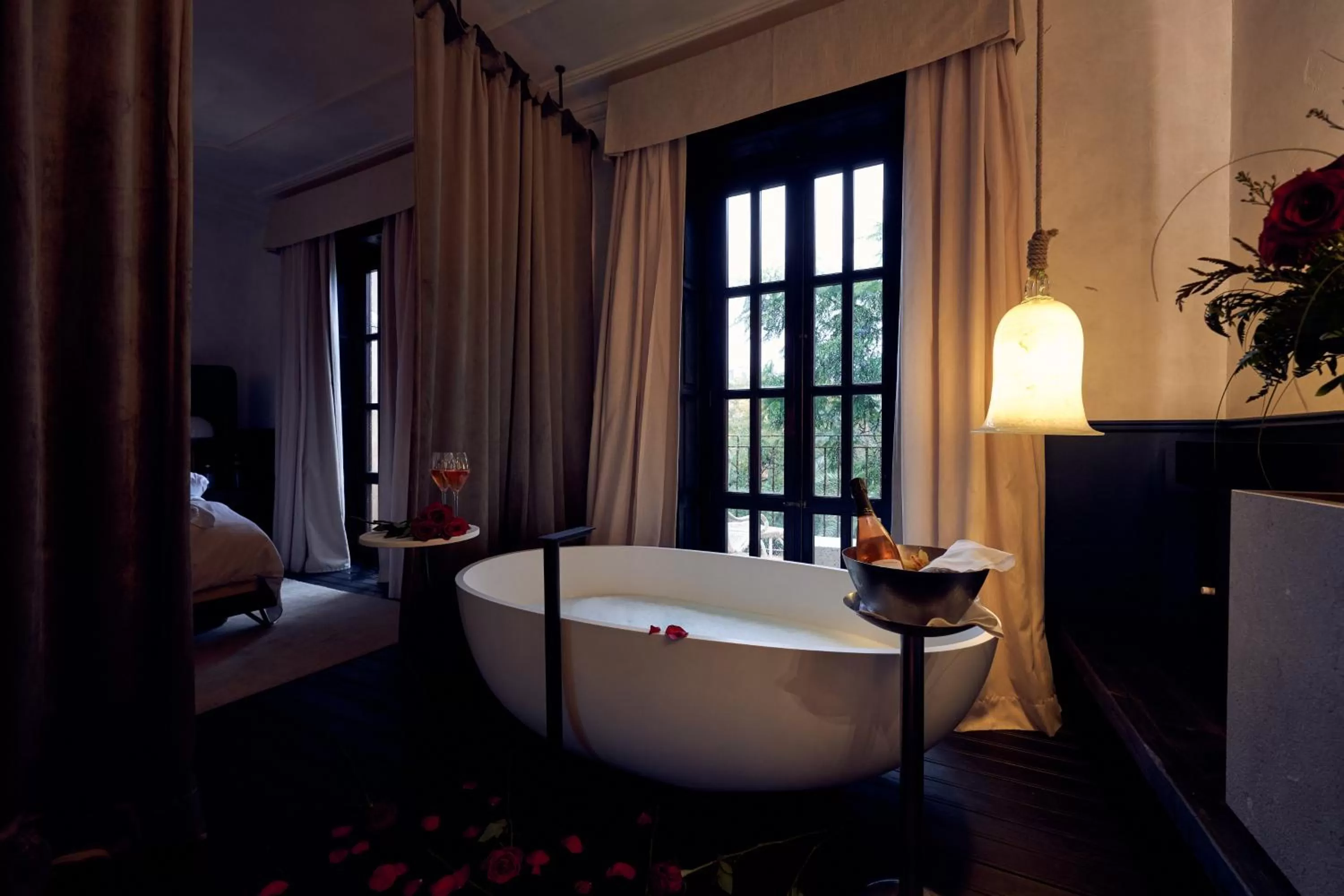 Bath, Bed in Can Bordoy Grand House Hotel GL Preferred Hotel