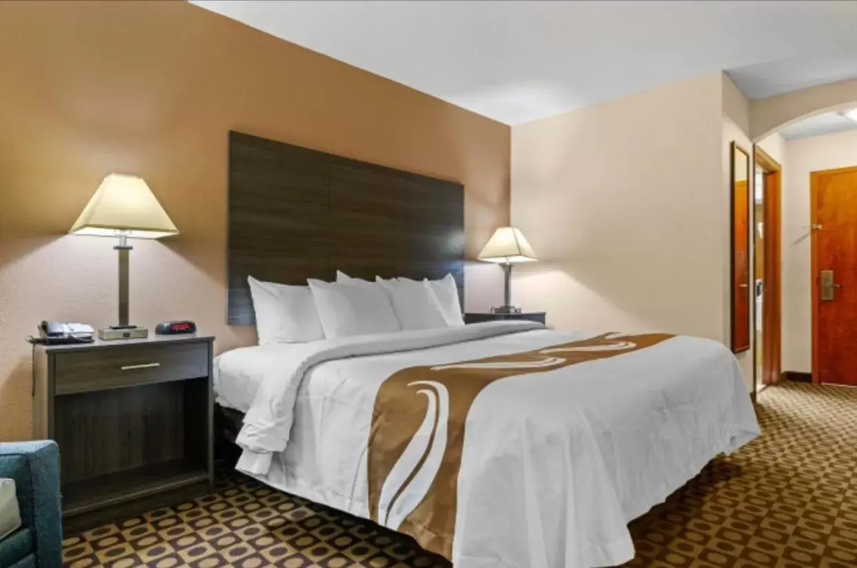 Bed in Quality Inn High Point - Archdale