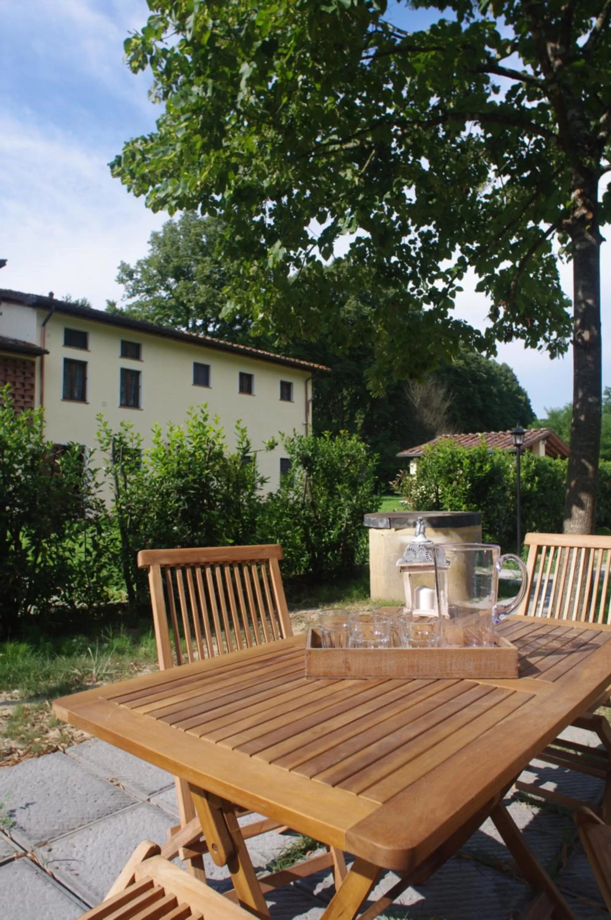 Garden in CASALE LA FATA -tipico toscano immerso nelle colline tra Lucca e Versilia, 6 appartamenti indipendenti