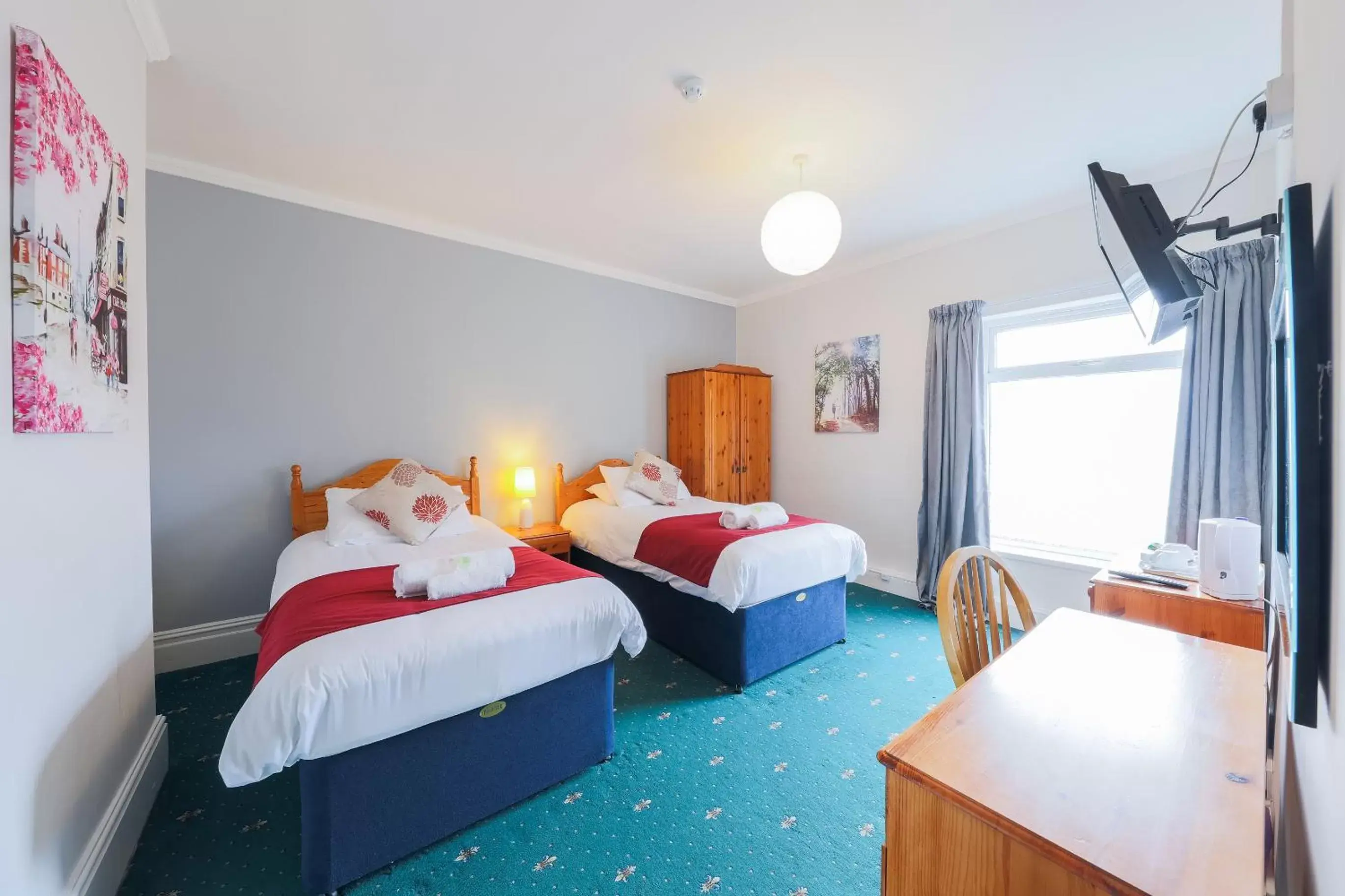 Bed in The Clee Hotel - Cleethorpes, Grimsby, Lincolnshire