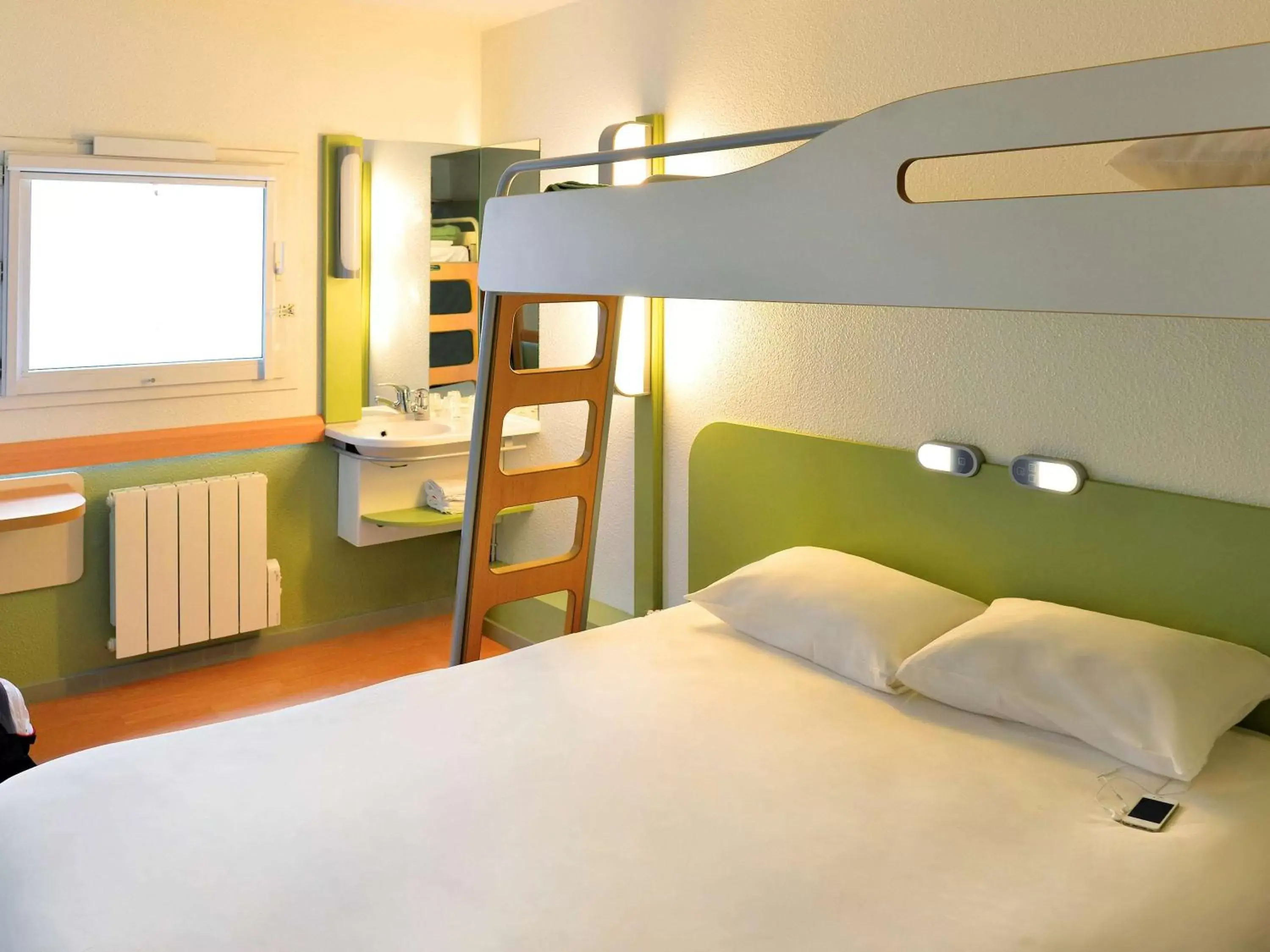 Photo of the whole room, Bunk Bed in Ibis Budget Orléans Nord Saran