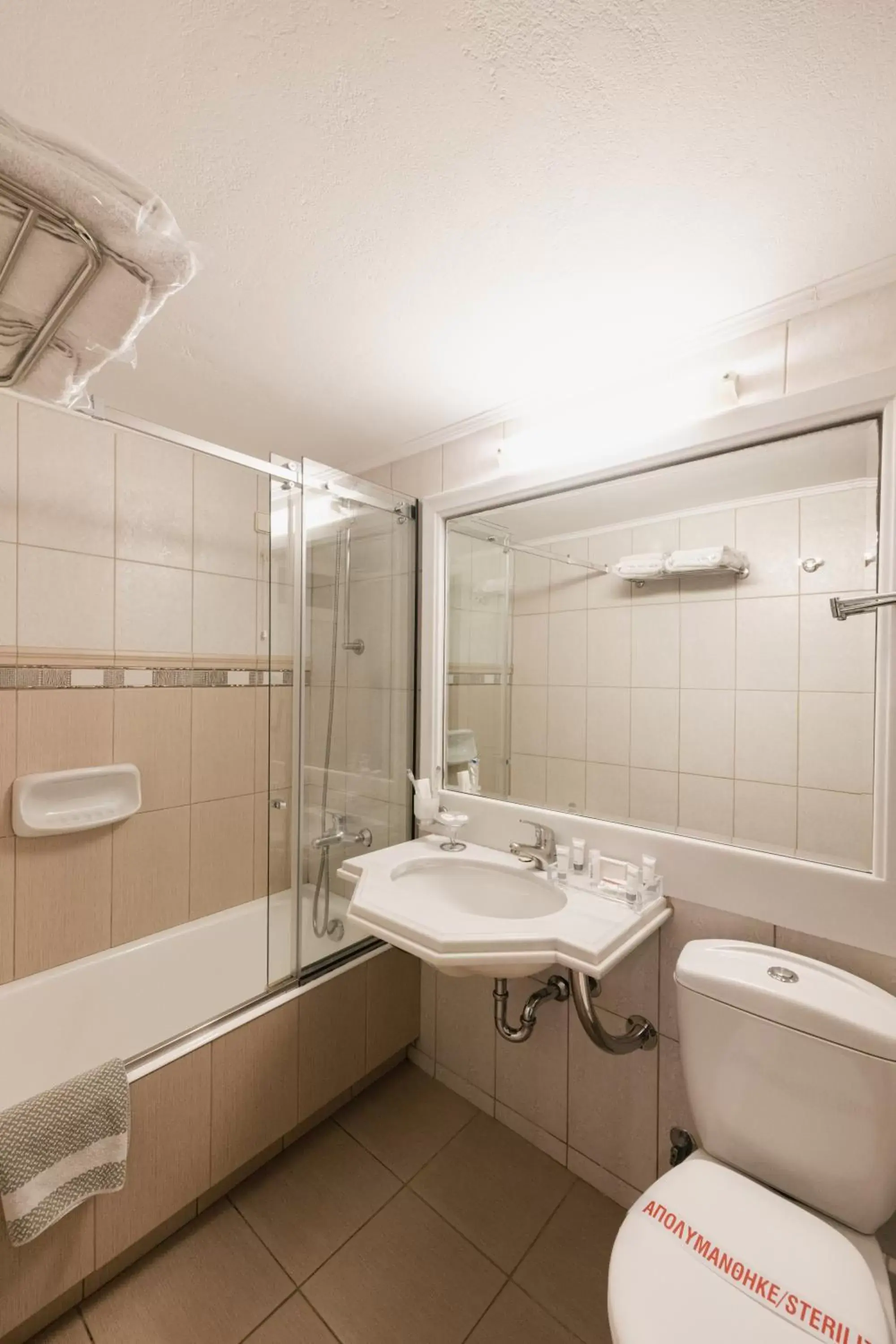 Bathroom in Kastello Hotel