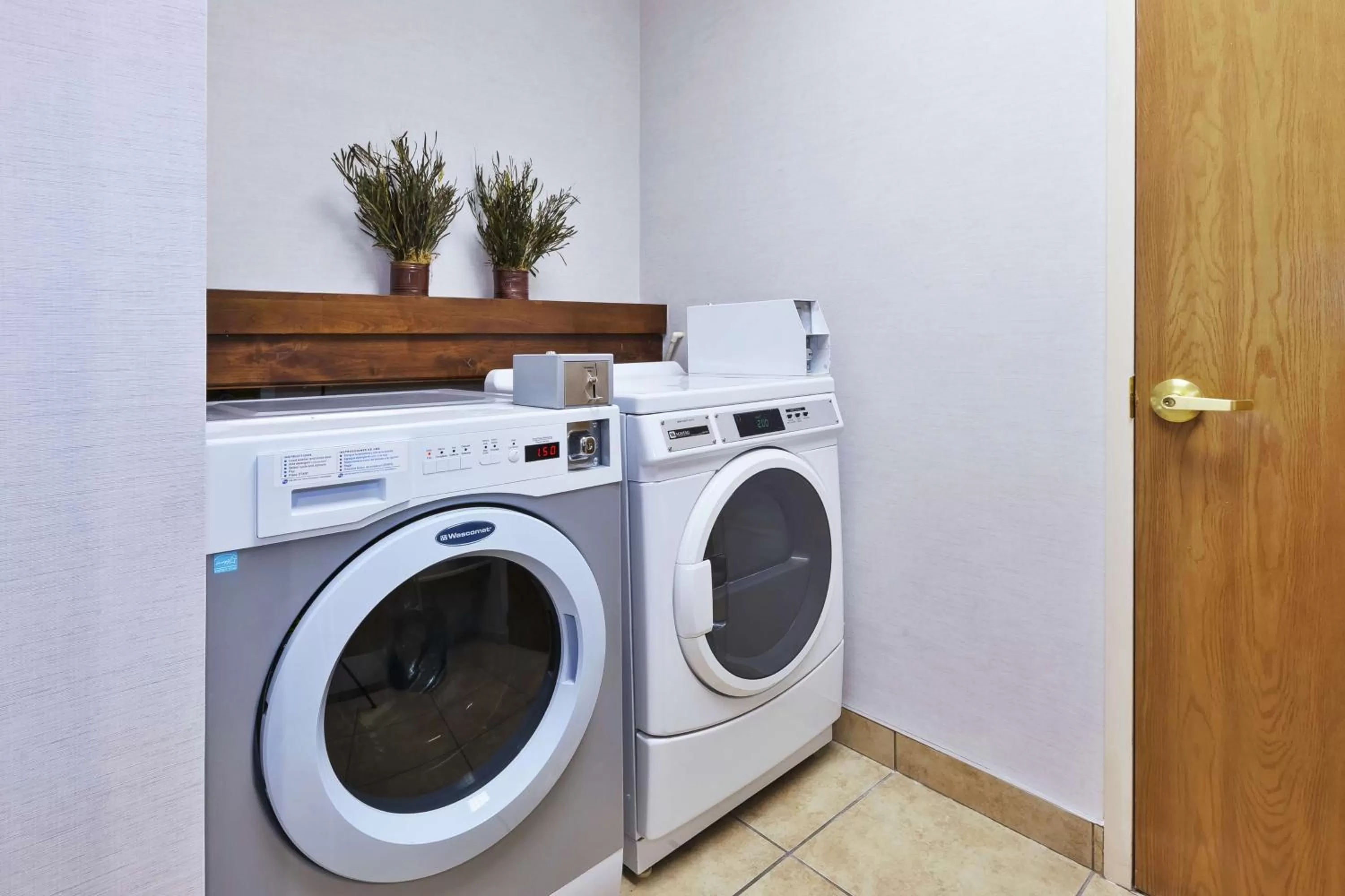 Property building in Hampton Inn Idaho Falls