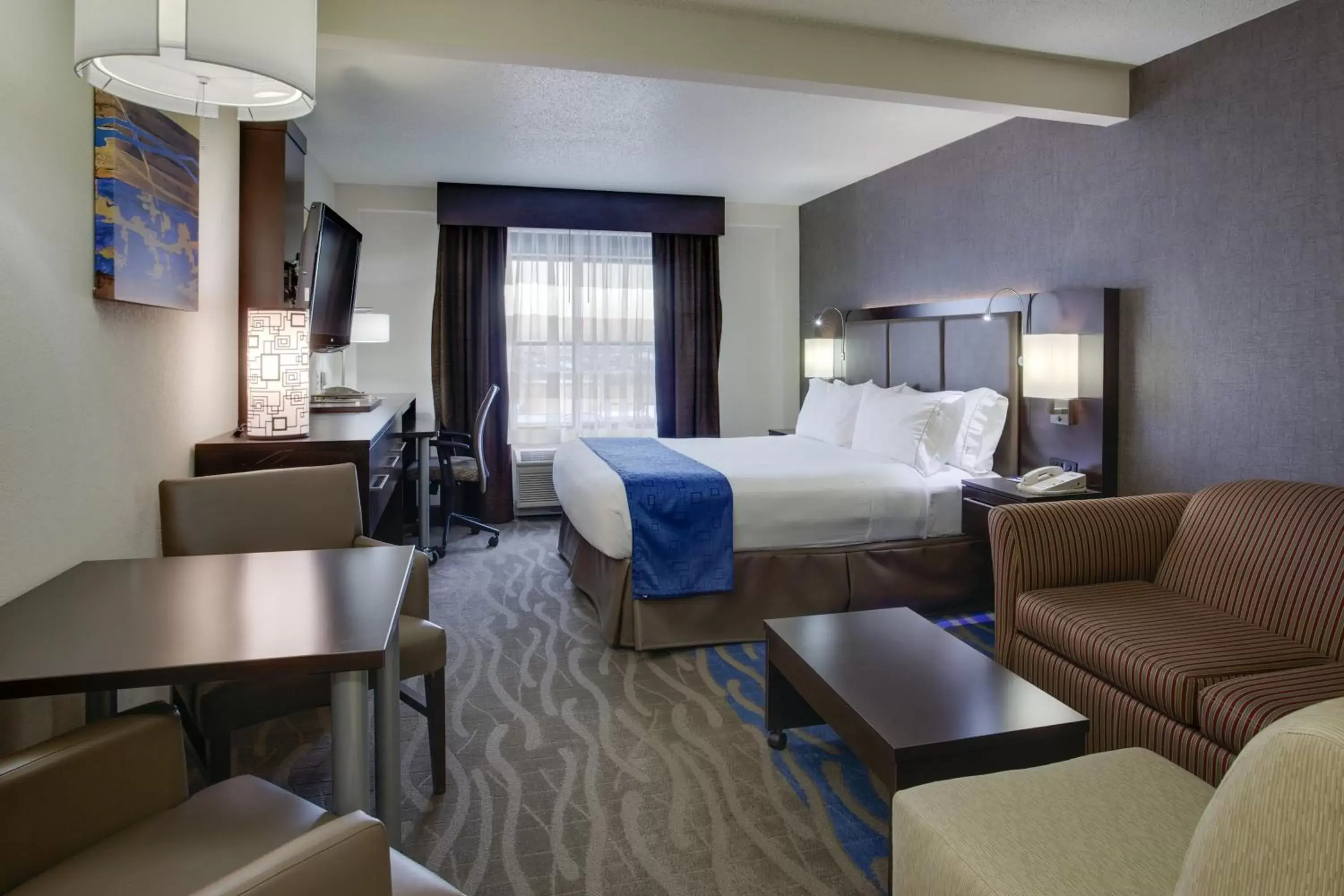 Photo of the whole room in Holiday Inn Express Hotel & Suites Meadowlands Area, an IHG Hotel