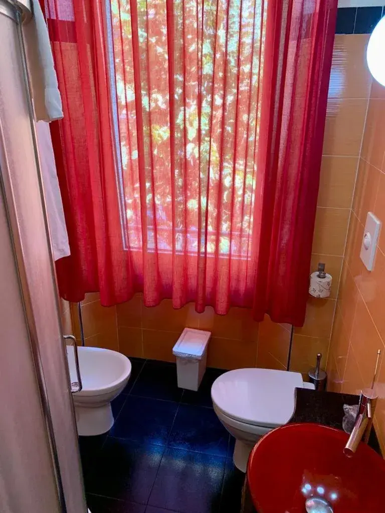 Bathroom in Hotel Bella 'Mbriana