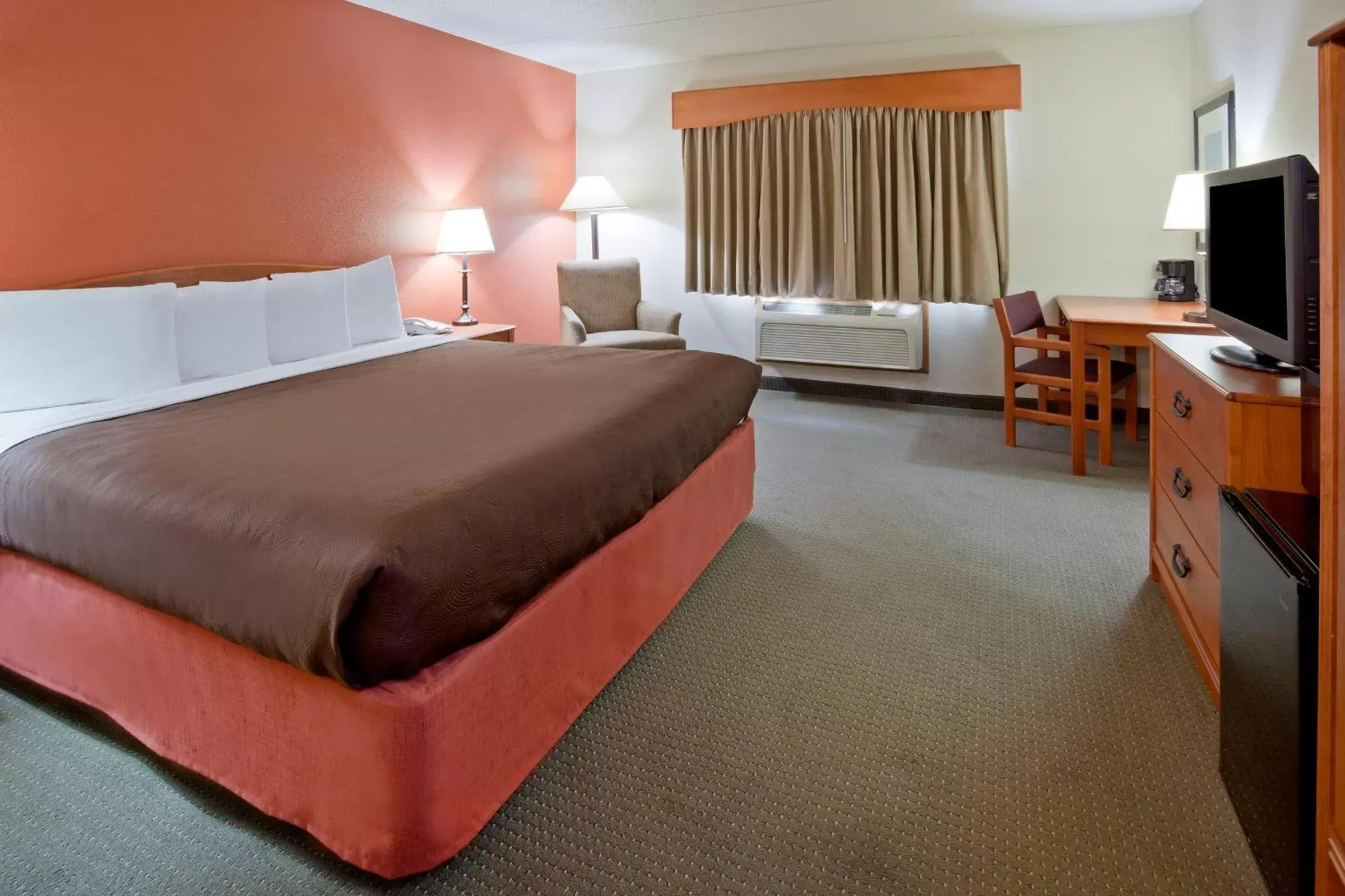 Photo of the whole room, Bed in AmericInn by Wyndham Wetmore Munising