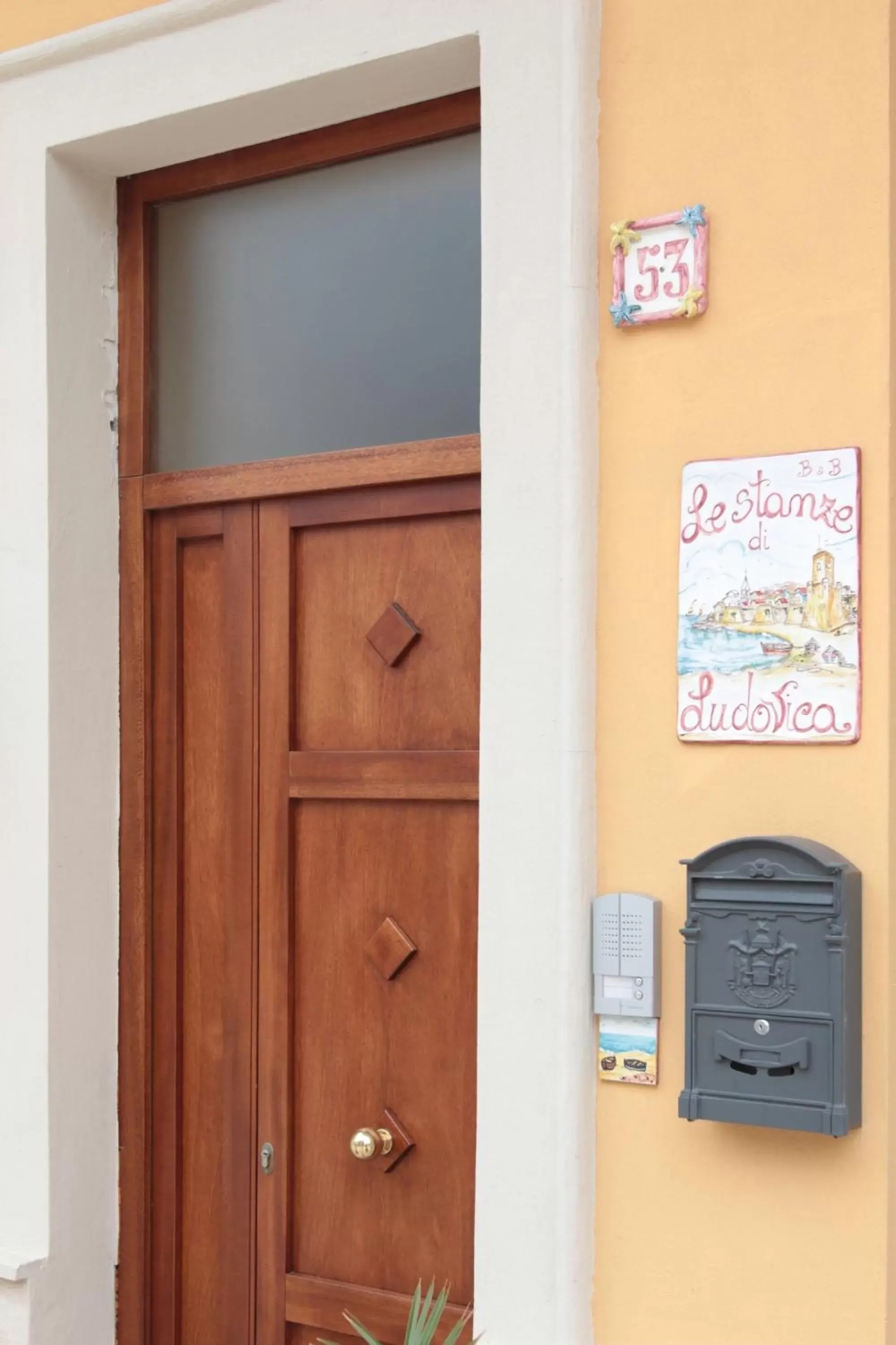 Facade/entrance in B&B Le Stanze di Ludovica