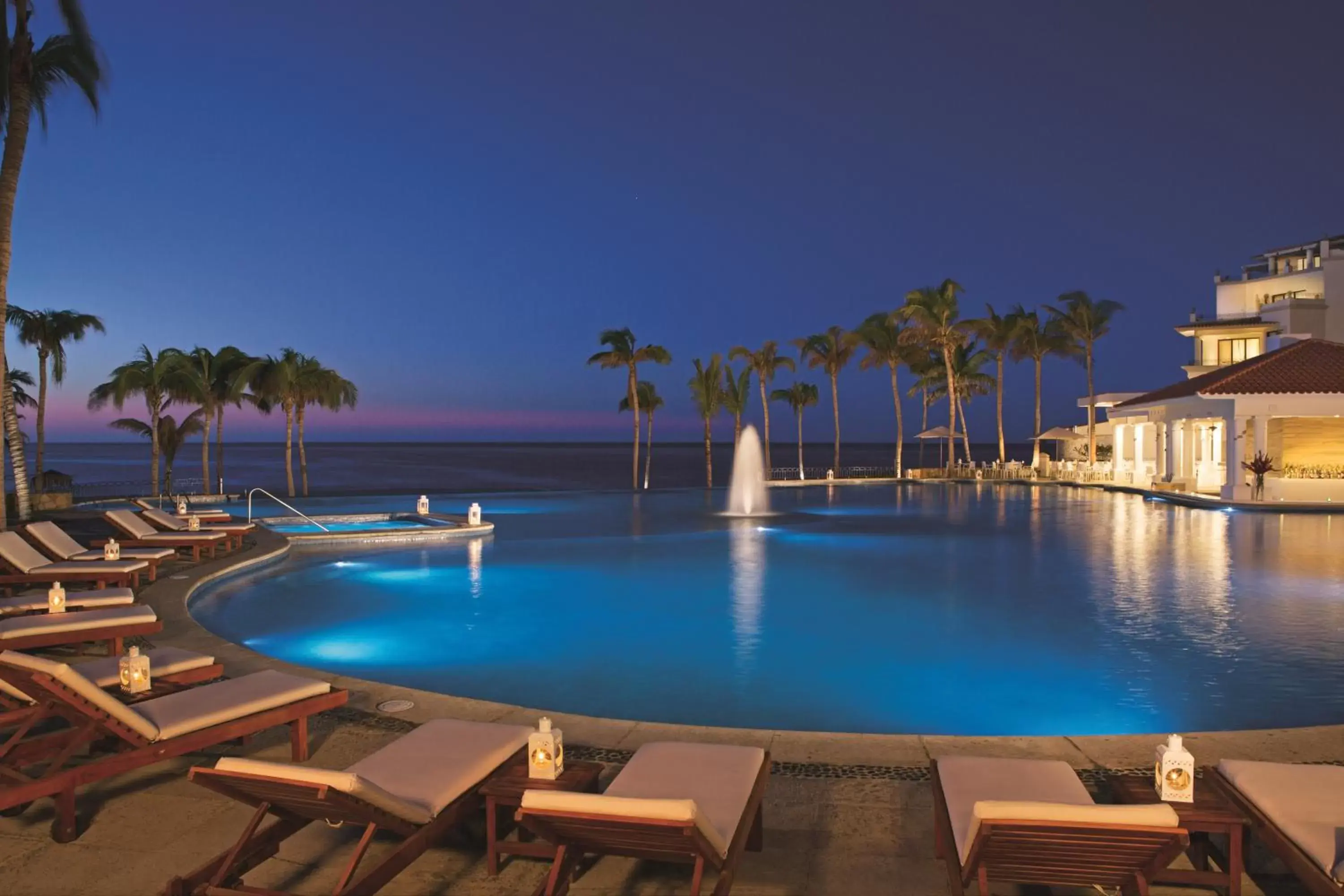 Swimming pool in Dreams Los Cabos Suites Golf Resort & Spa Swimming pool in Dreams Los Cabos Suites Golf Resort & Spa