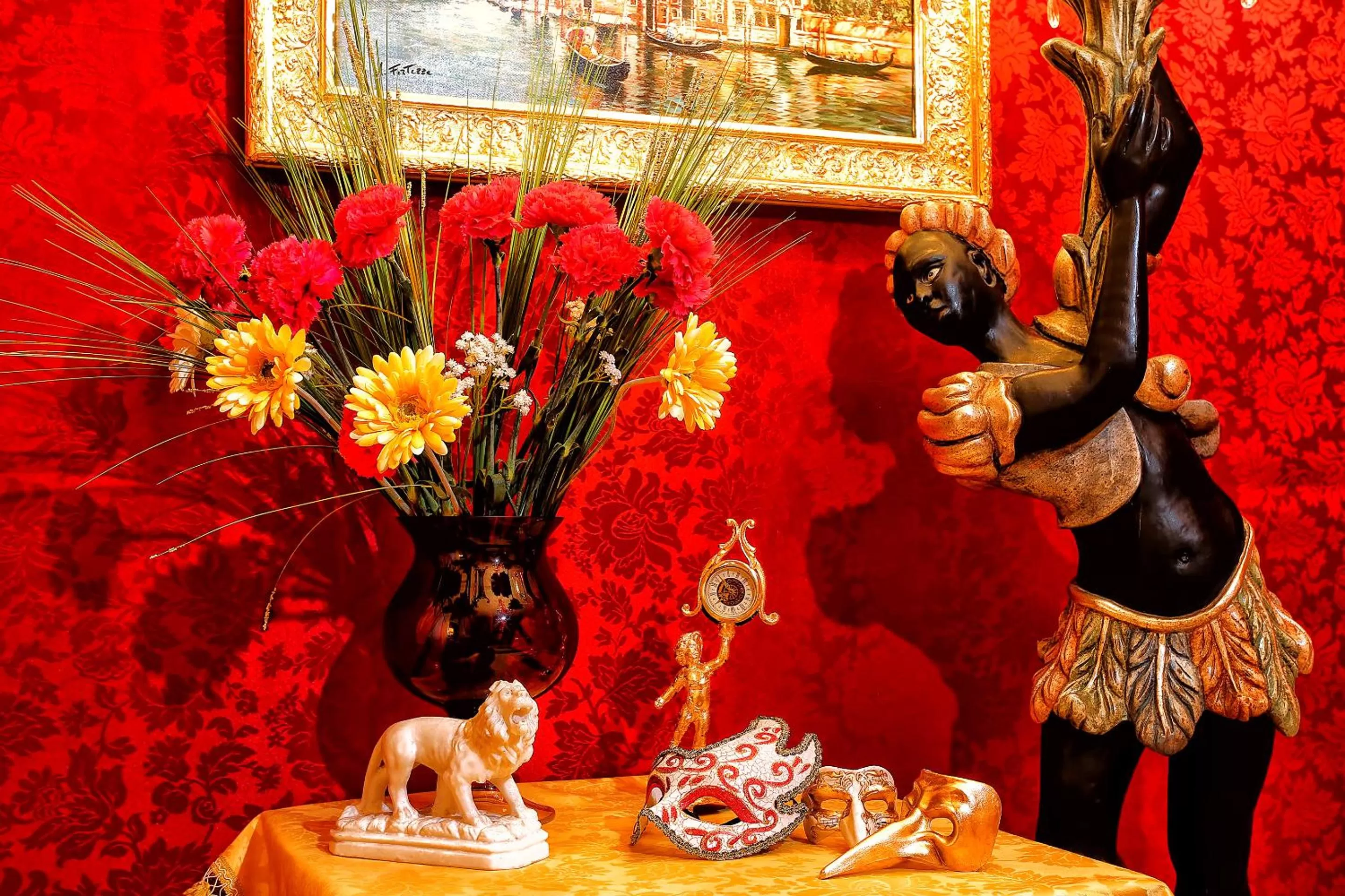 Decorative detail in Scalon del Doge