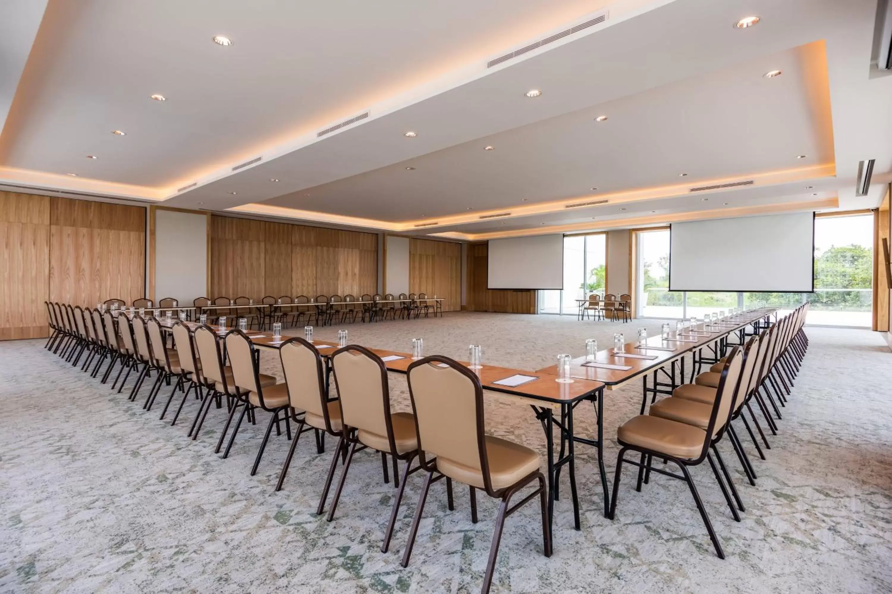 Meeting/conference room in Santa Marta Marriott Resort Playa Dormida