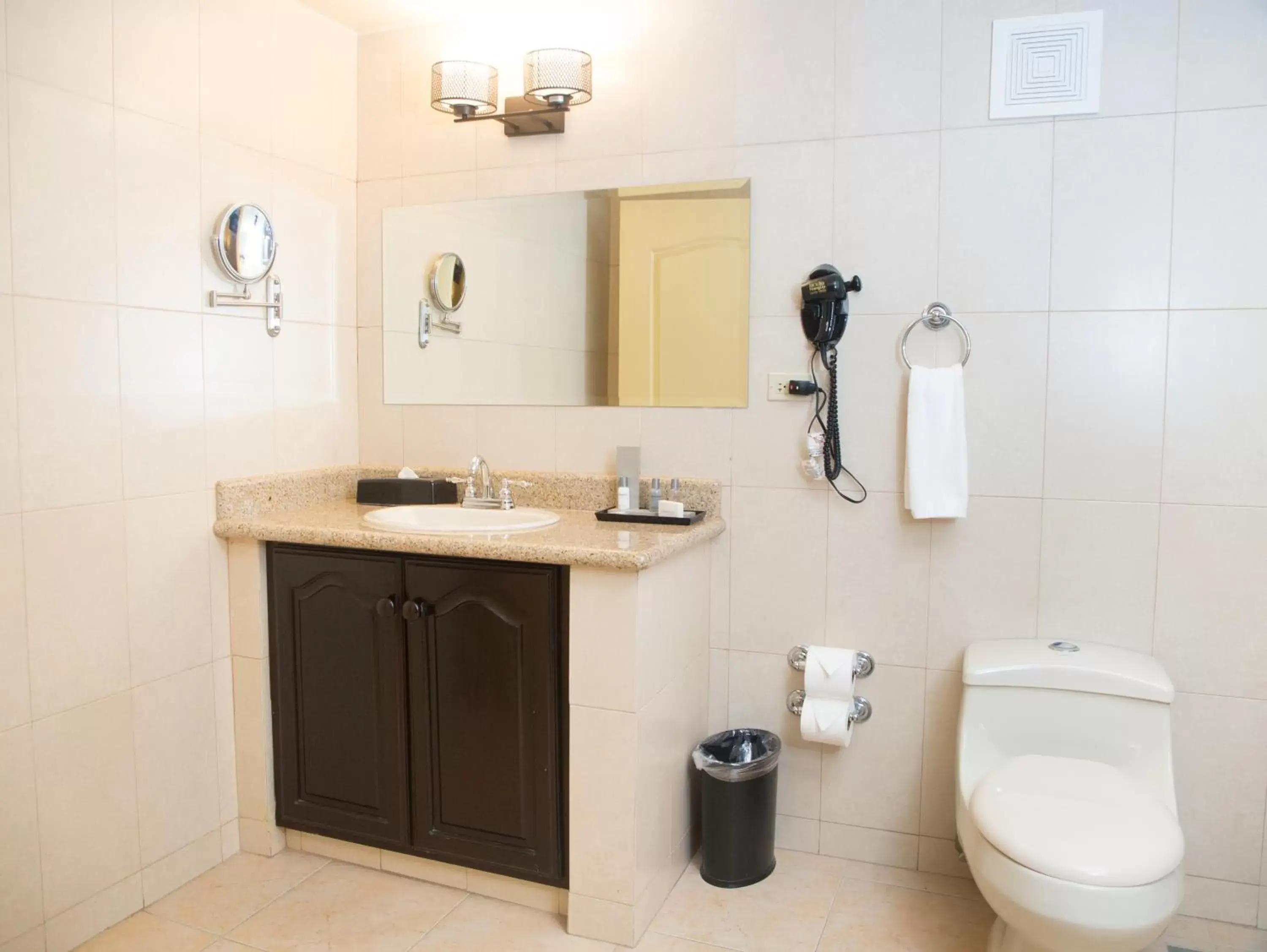 Toilet, Bathroom in Best Western El Dorado Panama Hotel