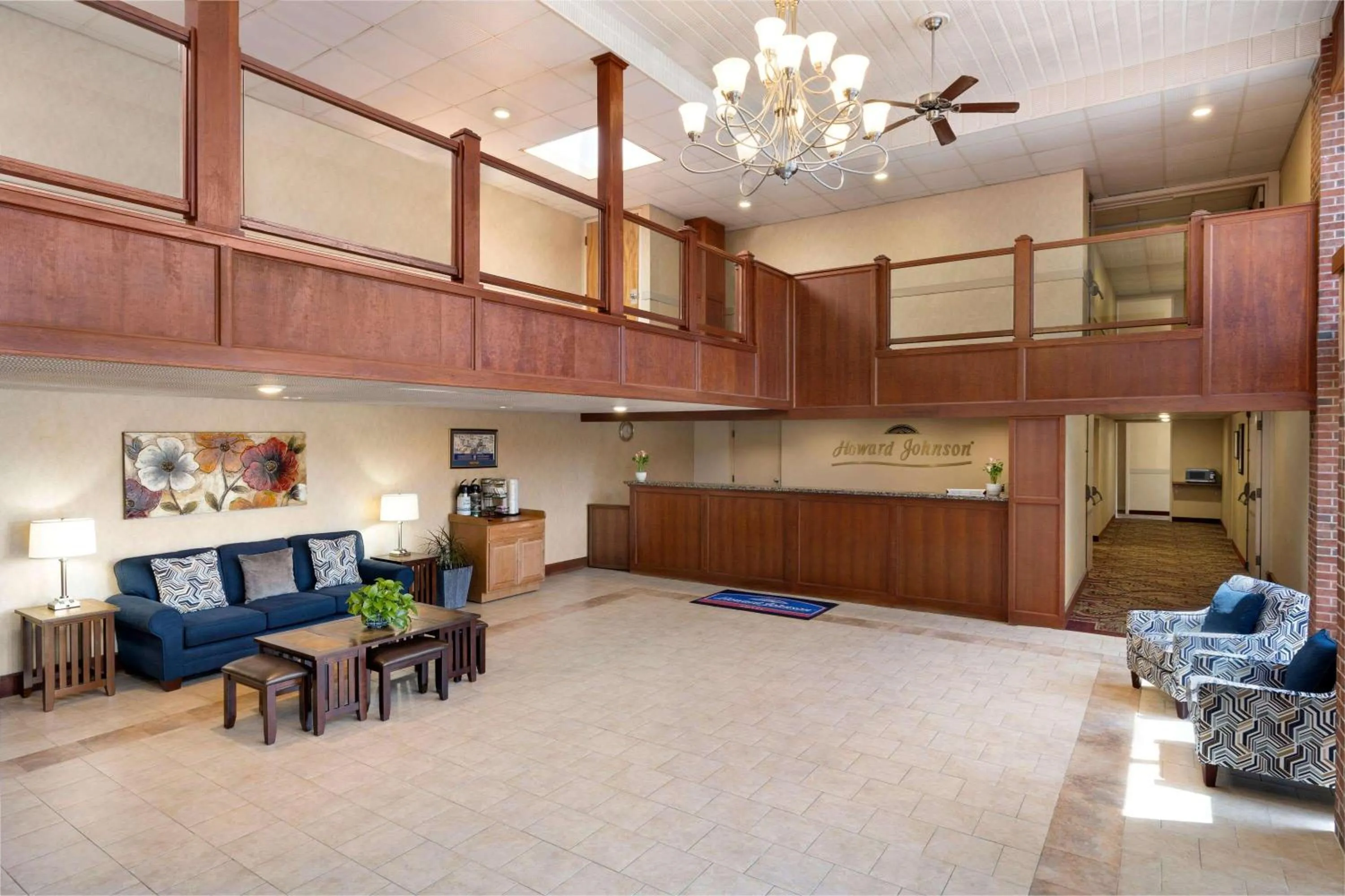 Lobby or reception in Howard Johnson by Wyndham South Portland
