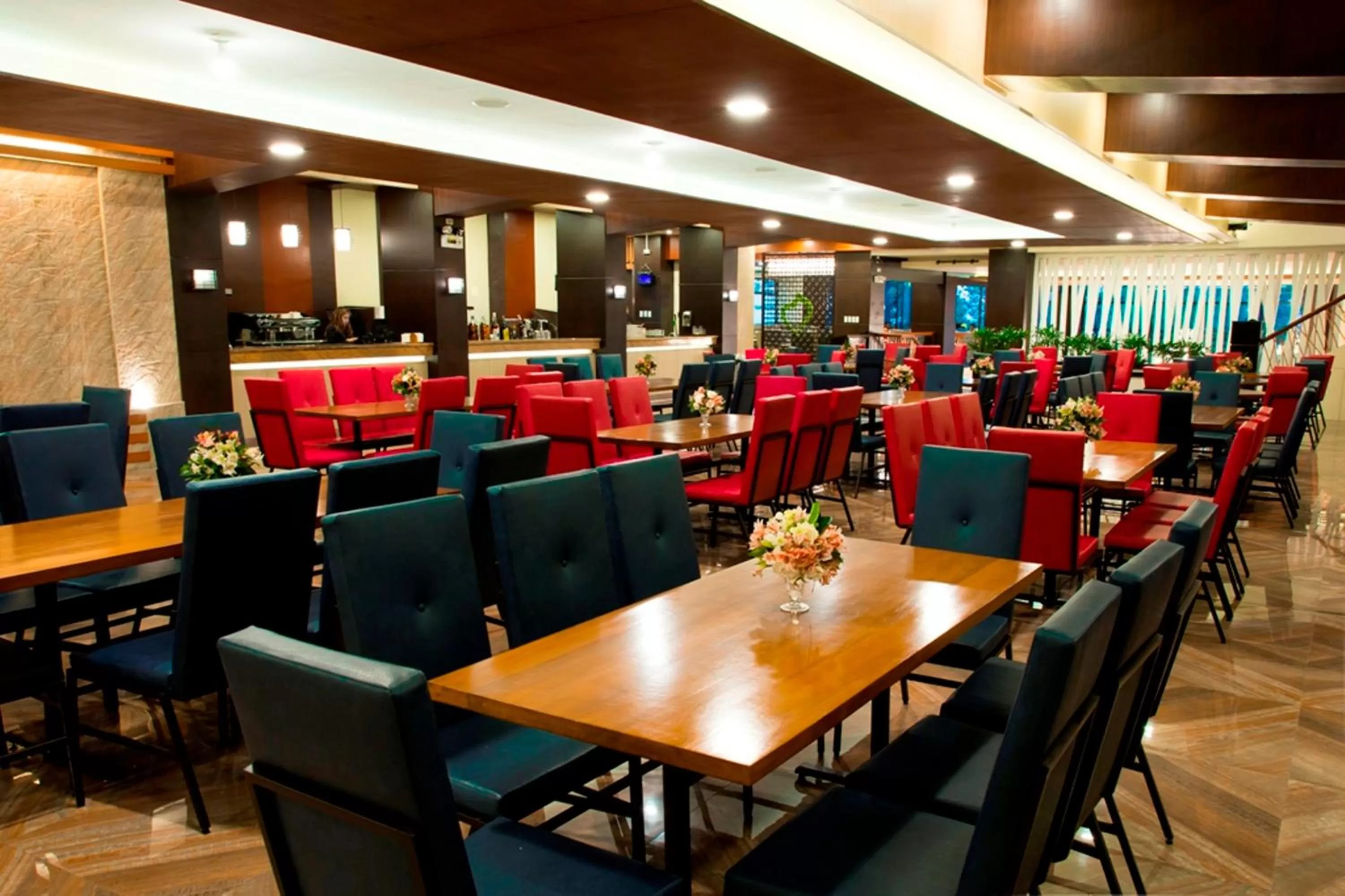 Restaurant/places to eat in Venus Parkview Hotel